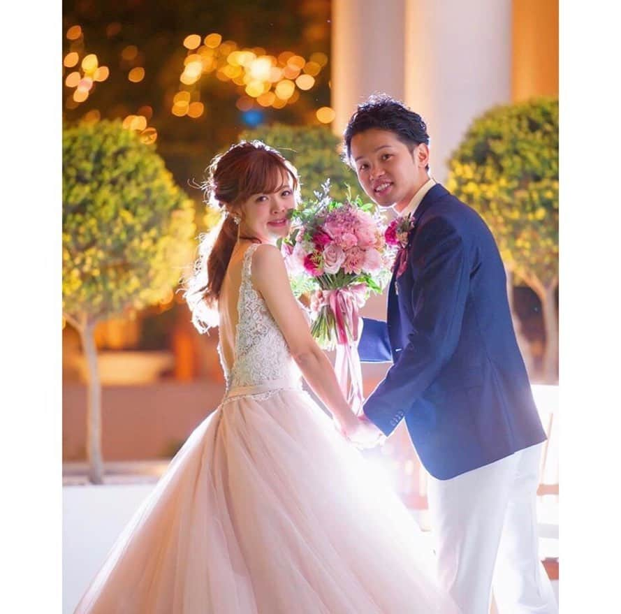 プレ花嫁の結婚式準備アプリ♡ -ウェディングニュースさんのインスタグラム写真 - (プレ花嫁の結婚式準備アプリ♡ -ウェディングニュースInstagram)「卒花嫁さんの素敵なウェディングフォト9選💓 . . ➸➸➸➸➸➸➸💒➸➸➸➸➸➸➸ 同じ式場の卒花嫁さんの 本物の料金&見積もり&写真が見れる✨ . #ウェディングニュース式場検索 👰 . アプリ： @weddingnews_editor web版： @weddingnews_concierge ➸➸➸➸➸➸➸➸➸➸➸➸➸➸➸➸ . . こちらのお写真は #卒花嫁  @maho.wedding さんからリグラムさせていただきました🌟ありがとうございました😊✨ . . . どれも素敵なmaho.weddingさんの #結婚式当日 の #ウェディングフォト 💓 . カバーはフォトにもエピソードにも #感動 しちゃう😭💕友人スピーチのフォト🎤 . まずはエピソードからリグラムさせて頂きますね✨ . . シーン #友人スピーチ BGM  #君が好き / 西野カナ(ピアノ) . 新婦側の友人スピーチは保育園から の幼馴染に頼みました☺️💕 . 結婚式のBGMリストはほとんど 洋楽ですが、ここは友人の好きな 西野カナの曲にしたかったのと、 『今すぐにでも飛んでいくよ 風が吹いても 雨振りでも』 という歌詞が、私が失恋したときには 自分のことよりも私のことを優先して 気持ちが落ち着くまでずっと側に いてくれたり、プロポーズされたのを 報告したときには仕事帰りに泣きながら 喜んで家まで駆け付けてくれた優しい 友人に重なる部分があったので、 迷わずこの曲に決定しました🙌🏻✨ . . 感動の涙を流すおふたりの姿や素敵な関係に心が温かくなっちゃいます☺️💕 . 友人を想って選んだBGMもとても素敵ですよね💕 . ほかのフォトもとても素敵なのでぜひスワイプ👉🏻してチェックしてみてくださいね✨♩ . . . ＼📷投稿お待ちしています／ . 花嫁はもちろん、業者さんも大歓迎✨ アナタのお写真をご紹介してもOKという方は、ぜひ #ウェディングニュース にお写真を投稿してください💕 . . ⬇︎関連アカウント⬇︎ . 💒式場検索 【 @weddingnews_concierge 】 👰マイレポ花嫁 【 @weddingnews_brides 】 . . その他、編集部からの連絡専用 @weddingnews_contact や、スタッフ個人の連絡用として @WN_xxxx（xxxは個人名）があります💕 . ………………………………………… ❤️WeddingNewsとは？ . 花嫁のリアルな”声”から生まれた 花嫁支持率No1✨スマホアプリです📱💕 . . 🌸知りたい… #結婚式準備 に役立つ記事を毎日150件配信中♩ . 🌸見たい… インスタの #ウェディング 系投稿TOP100が毎日チェックできる＊IG画像の複数ワード検索も可♩ . 🌸叶えたい… #結婚式 関連の予約サイトが大集合♩ . 🌸伝えたい… 自分の結婚式レポ『マイレポ』が簡単に作れる♩卒花嫁のレポが読める♩ . . @weddingnews_editor のURLからDLしてね✨ . . . #プレ花嫁 #結婚  #花嫁  #ウエディング  #プレ花嫁準備 #2019秋婚 #披露宴 #結婚式レポ #関西花嫁 #大阪花嫁  #友達 #西野カナ #フォトウェディング #日本中のプレ花嫁さんと繋がりたい #新郎新婦 #2019夏婚 #2020春婚 #ウェディングレポ」6月15日 20時48分 - weddingnews_editor