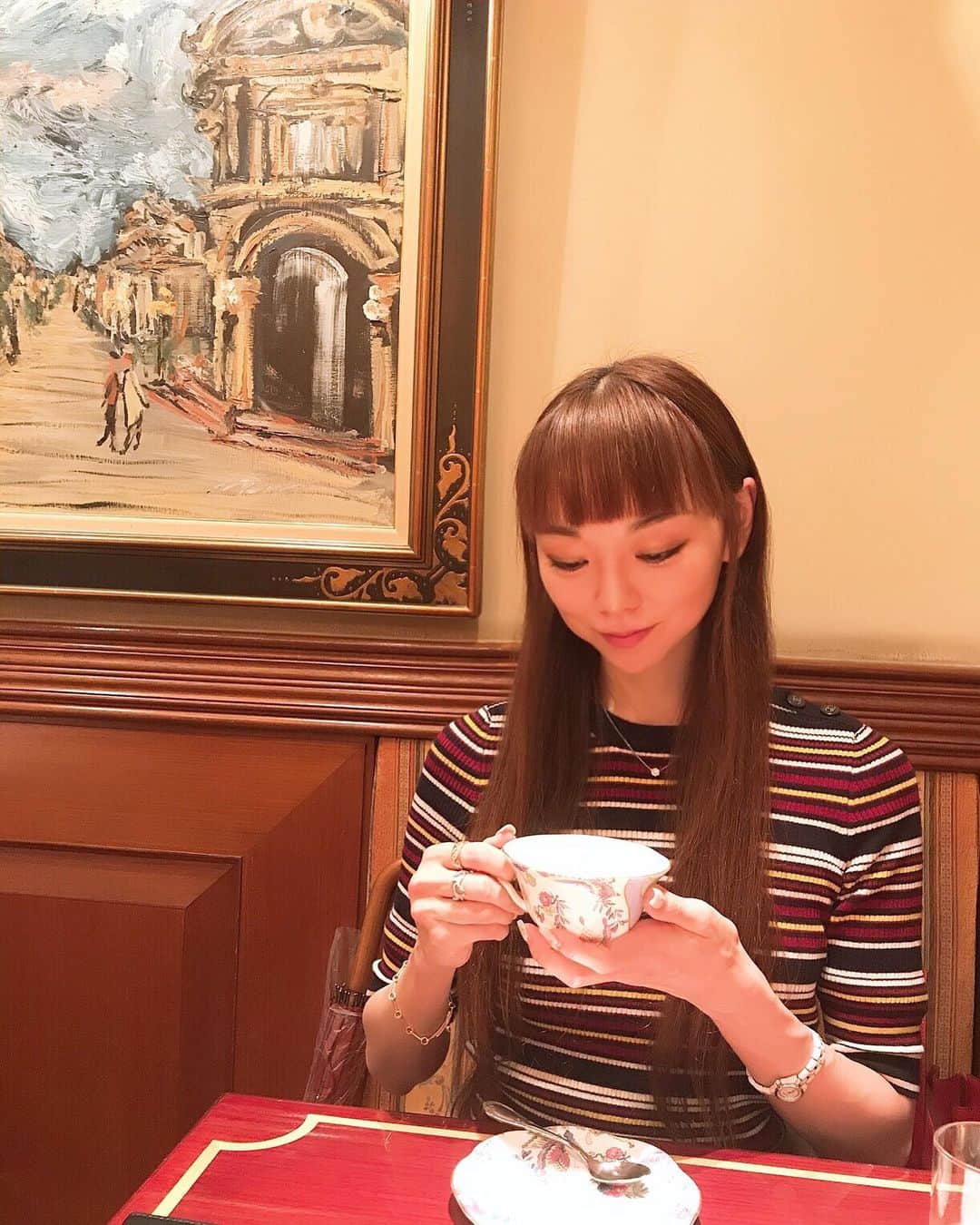 上野水香さんのインスタグラム写真 - (上野水香Instagram)「#teatime ...☕️ Have a nice weekend 😊 今日は冷たい雨です。 皆様良き週末を、、、」6月15日 20時49分 - mizukaueno