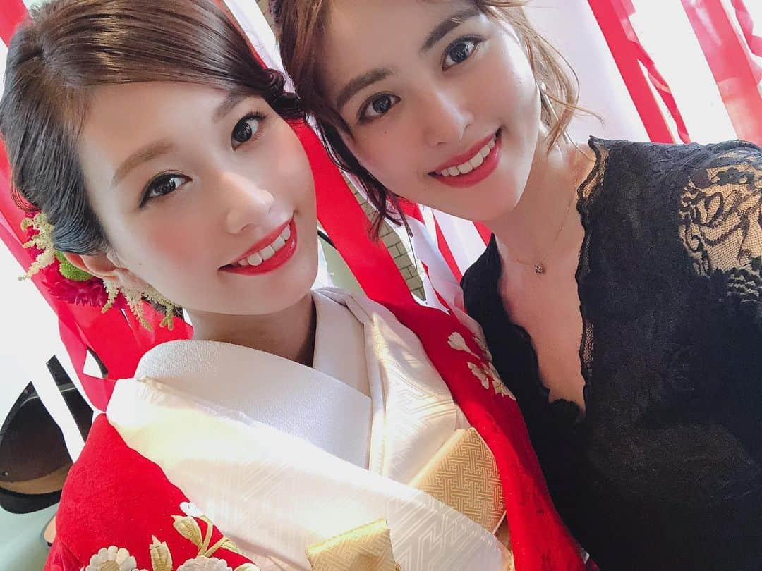 岩田絵莉佳さんのインスタグラム写真 - (岩田絵莉佳Instagram)「Sayaka's Happy Wedding❤️👰🏻💍 . 本当に綺麗で本当に綺麗で本当に綺麗でした✨ . 式の時から涙が止まらなかった😭 . 可愛くて綺麗で優しくて天然で思ってることは顔に すべて出てしまうでも頼りになる沙也加ちゃん☺️ . 改めて結婚おめでとう💕 . . .  #happywedding #wedding #model #bridal #smile #foreverhappy #friend . . . 4枚目 みんな#YAMAHA 関係モデル #yamahaが美しい #ysgear girl #yamaharacing lady」6月15日 21時02分 - 15erika11