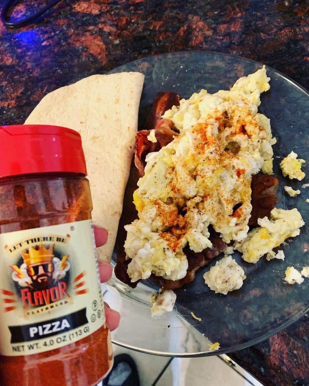 Flavorgod Seasoningsさんのインスタグラム写真 - (Flavorgod SeasoningsInstagram)「Customer @chava_mantis using our Pizza Seasoning ⠀ -⠀ "Morning meal,bacon,low carb tortillas and egg with some pizza seasoning from @flavorgod 👌🏼👌🏼 because who doesn’t live pizza 🍕 #flavorgod#breakfast#meal#food#pizza"」6月15日 21時00分 - flavorgod