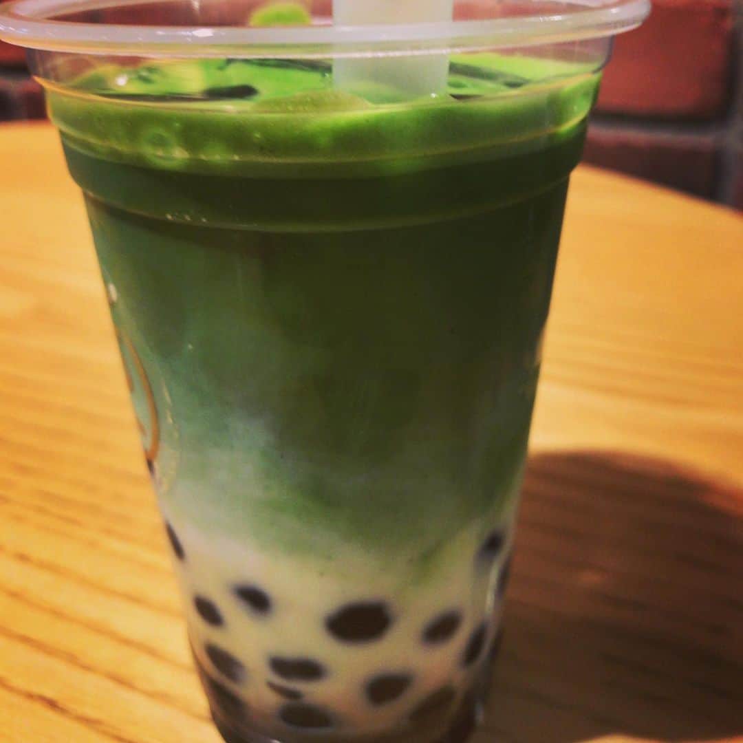 加藤千恵のインスタグラム：「先日のタピオカ。抹茶ラテで注文して、作ってもらってる最中に、抹茶チーズラテなるものもあると気づいた……（チーズ超好き）。今度はそっちにする。」