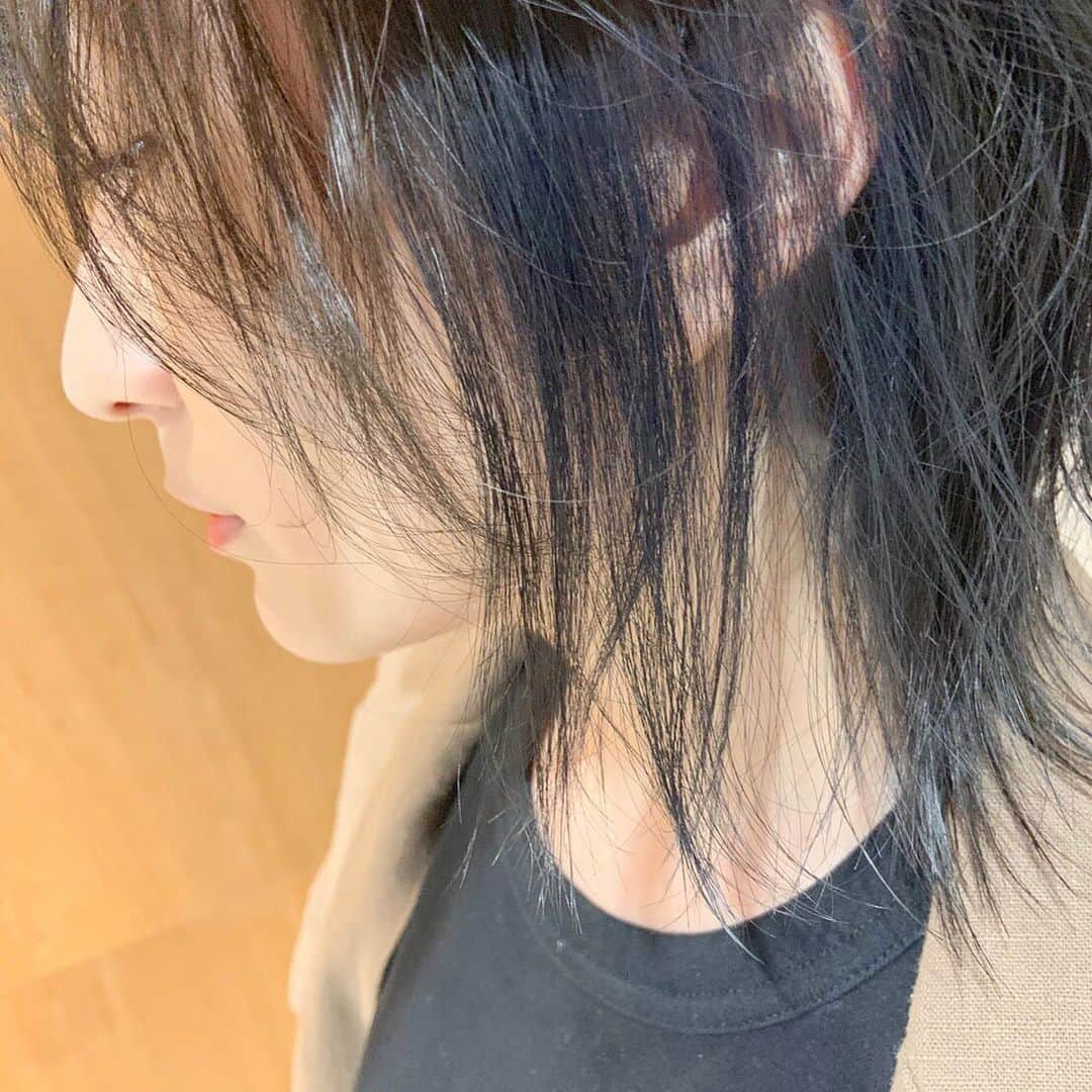 大島涼花さんのインスタグラム写真 - (大島涼花Instagram)「💇‍♀️ 髪の毛すぐ伸びる系女子 ゆうさんが素敵な髪色にしてくれました、、インナーは青！」6月15日 21時20分 - ryoka_oshima