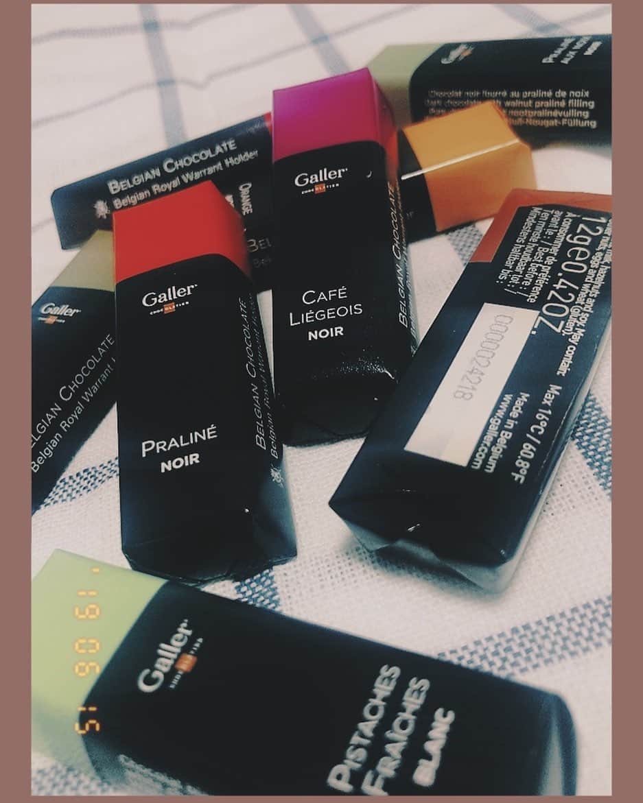 のインスタグラム：「母がくれたチョコレート 🍫 #galler 明日食べる 🤭」