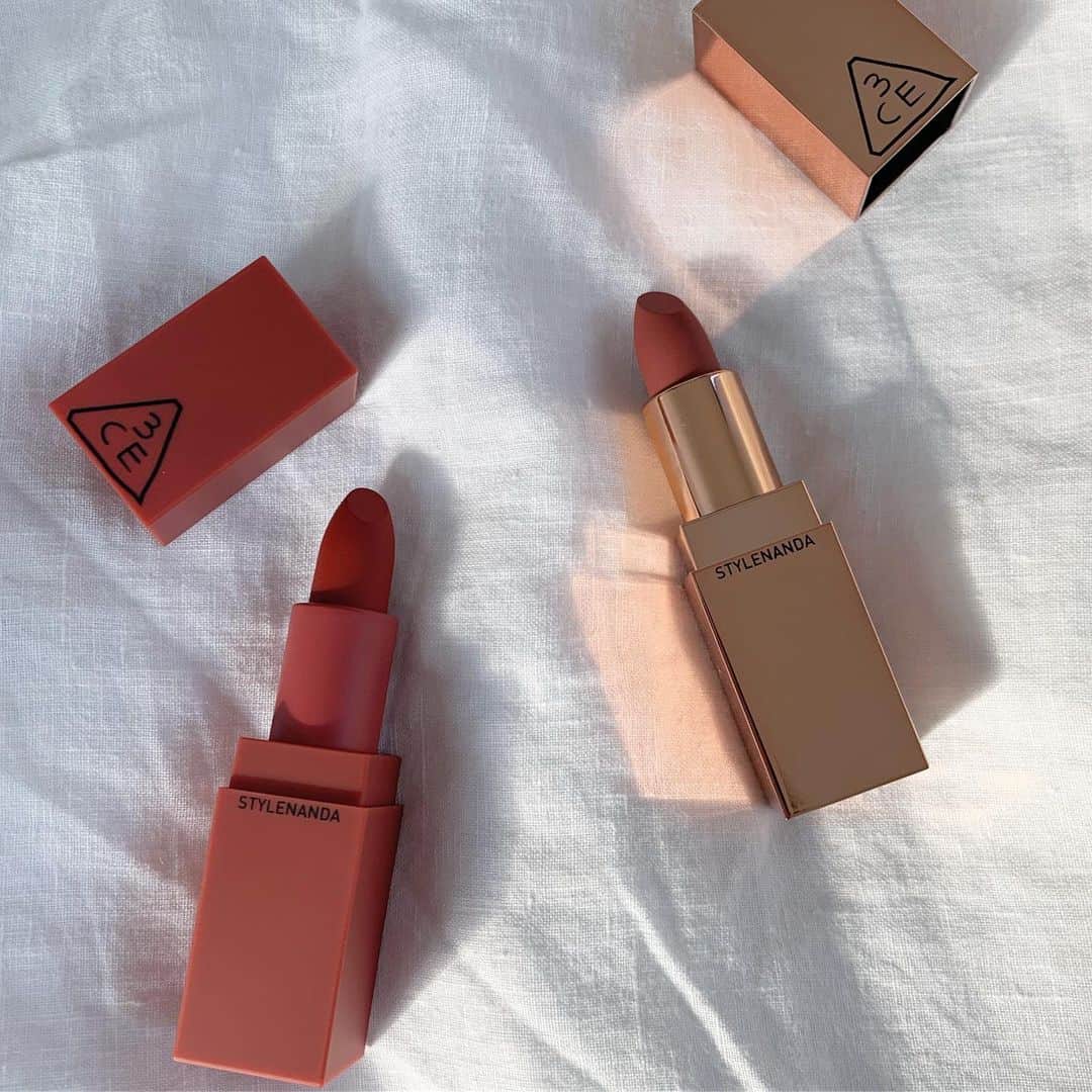 ryuu79hinaのインスタグラム：「#韓国コスメ ・ ・ #3ce のマットリップ💄 きれいな発色で色持ちも良かったよ💯✨ 見た目も可愛い❤️ 私は…#226と#222 他にも気になる韓国コスメがあるなぁ～❤️ ・ ・ 韓国コスメはQOO10でよく買うよ☝︎ ・ ・ ┈┈┈┈┈┈┈┈┈┈┈┈┈┈┈┈┈」