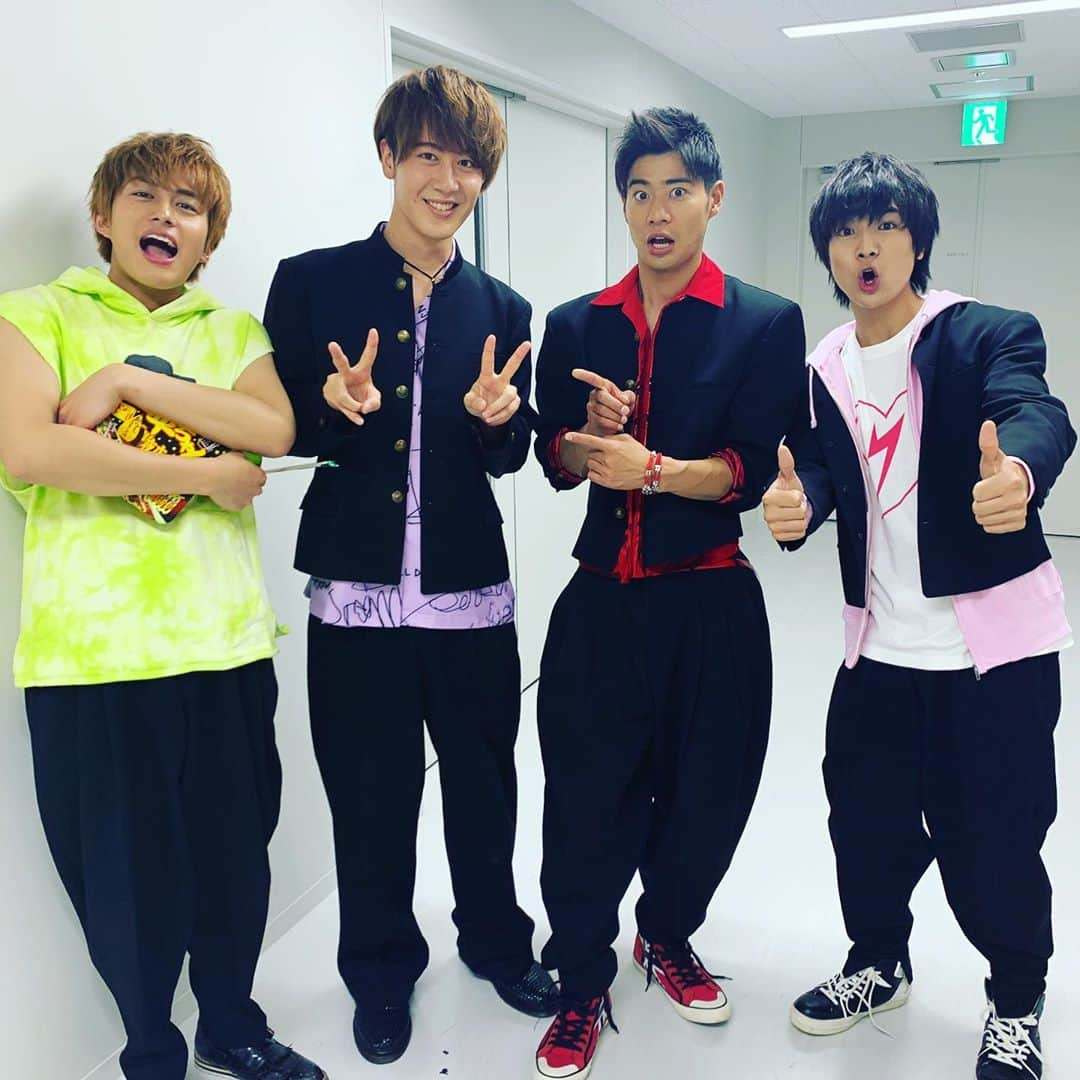 BOYS AND MENさんのインスタグラム写真 - (BOYS AND MENInstagram)「UNIVERSAL MUSIC STORE限定イベントin名古屋でした☺️ ありがとうございました😊✨ そして今日6/15は土田拓海28歳のバースデーです🍆  #ボイメン #水野勝 #田村侑久 #辻本達規 #小林豊 #本田剛文 #勇翔 #平松賢人 #土田拓海 #吉原雅斗 #土田拓海バースデー #決まらぬパープル」6月15日 21時26分 - boysandmen_official