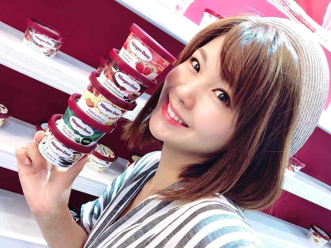 長谷川真美さんのインスタグラム写真 - (長谷川真美Instagram)「🍧💕 ・ #ハーゲンダッツ 大好き😍❤️ ・ ハーゲンダッツのパッケージが 6月にリニュアールしたの もうみんな知ってた？？？😁✨ ・ #BeautyconTokyo @beautycon  に行ってきたんだけど すっごい賑わってたよ〜👀💕 ・ お友達にもたくさん会えて 楽しかったでーす🙌💗 ・ #新ハーゲンダッツ #アイス #アイス好き #アイス好きな人と繋がりたい」6月15日 21時31分 - maami.hase