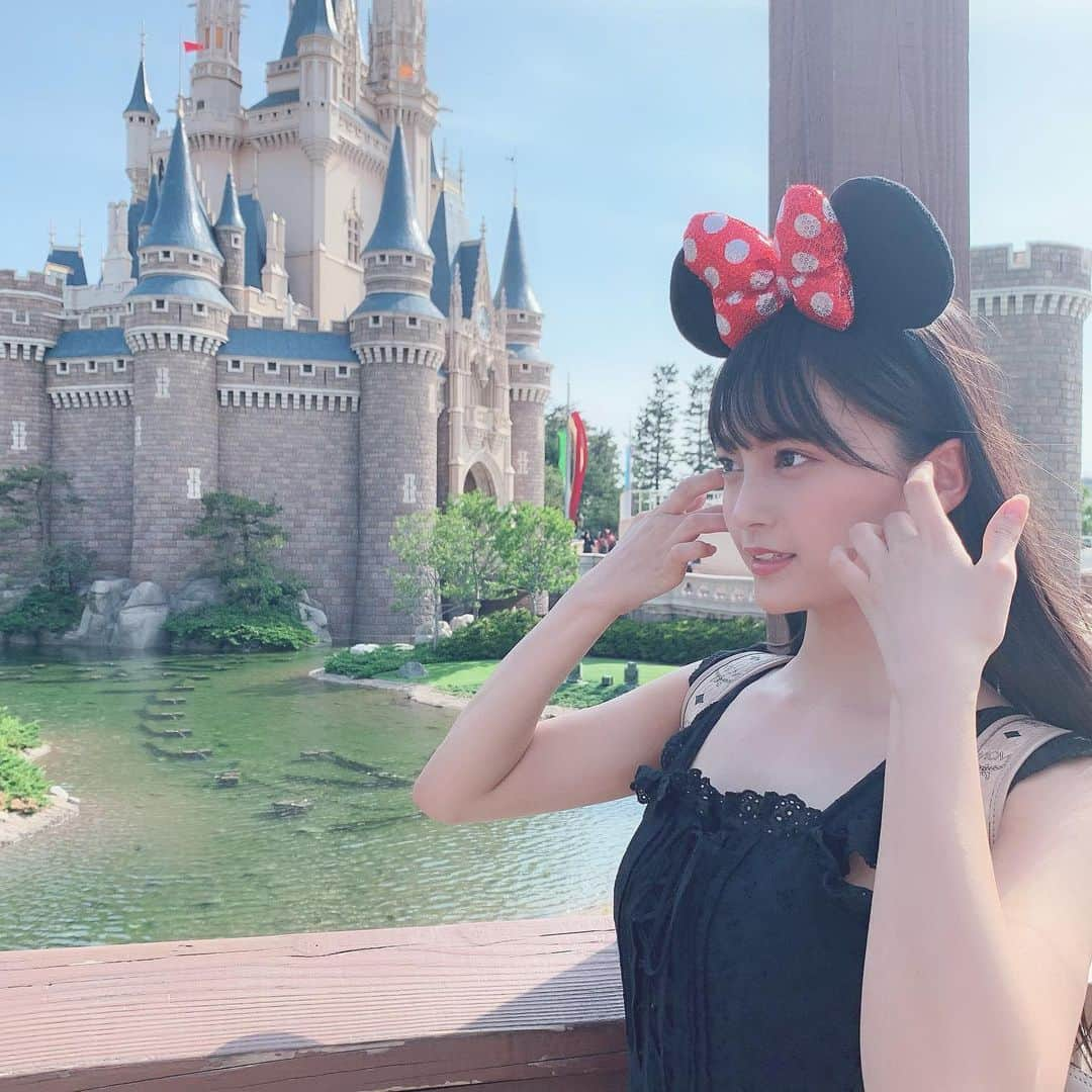 小山リーナさんのインスタグラム写真 - (小山リーナInstagram)「🐭🏰♡ 謎の顔が多め、笑 ・ ・ #jk #遠足 #夢の国 #高校生 #16歳 #アイドル #idol #followme #sunny #ootd #photo #fashion #disneyland #disney」6月15日 21時39分 - rina_koyama_box