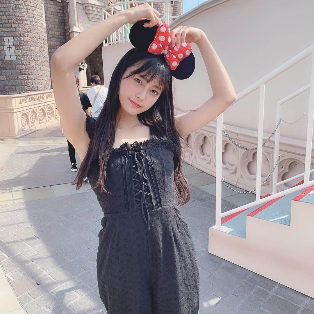 小山リーナさんのインスタグラム写真 - (小山リーナInstagram)「🐭🏰♡ 謎の顔が多め、笑 ・ ・ #jk #遠足 #夢の国 #高校生 #16歳 #アイドル #idol #followme #sunny #ootd #photo #fashion #disneyland #disney」6月15日 21時39分 - rina_koyama_box