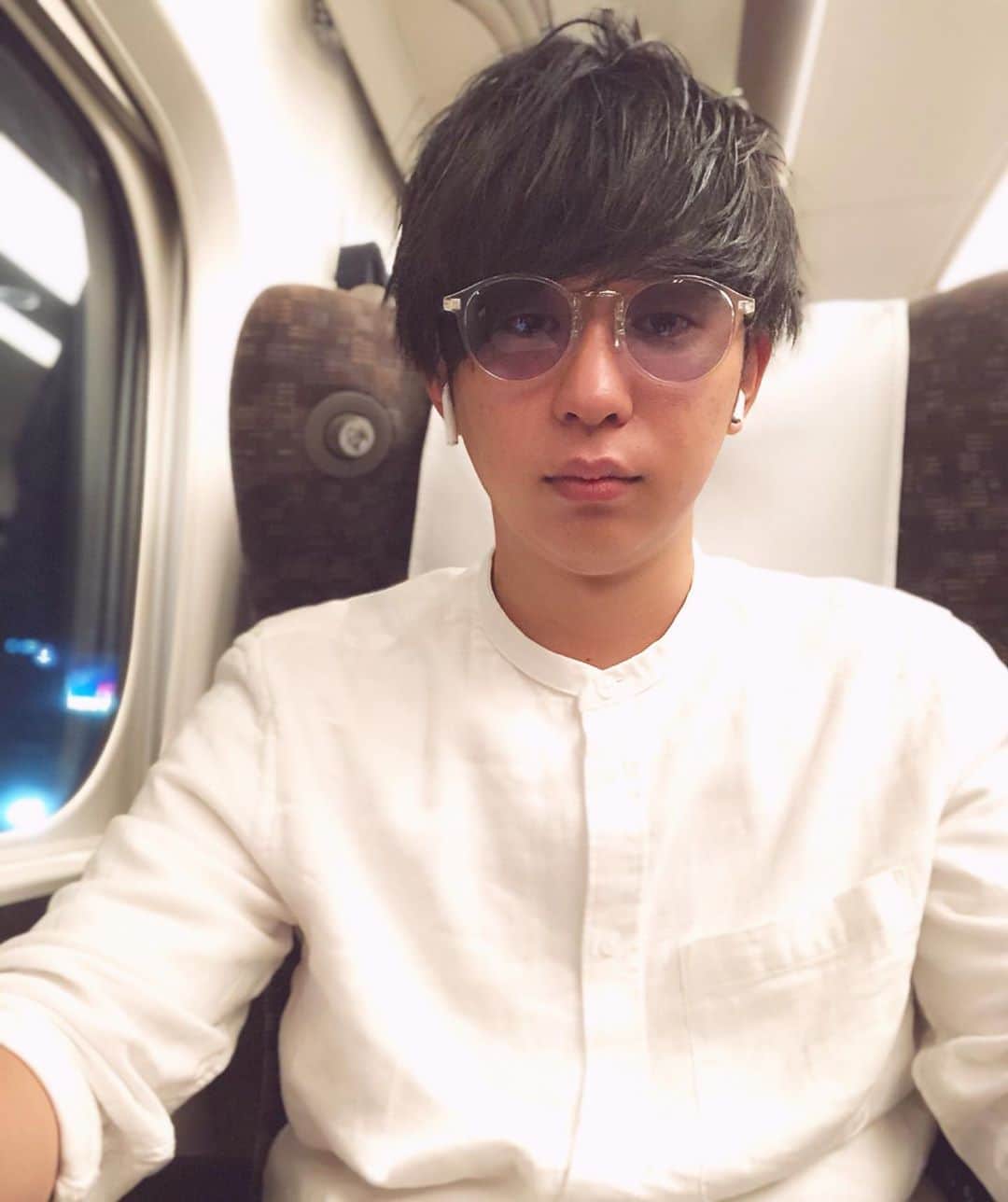 のインスタグラム：「お久しぶりゴリラクリニックへ またしても寝てる間に終わってました！ありがとうございました！  #ダイエット も始めました #1ヶ月はまやねんと対決 #負けた方はめちゃくちゃキツい罰有り #YouTubeで公開するのでお楽しみに #筋トレ #ファスティング #糖質カット #有酸素運動 #なんでもかんでも全部やるつもり #ネタ動画とかトークとか企画とかもやって行くので僕たちのYouTube #チャンネル登録よろしくお願いします」