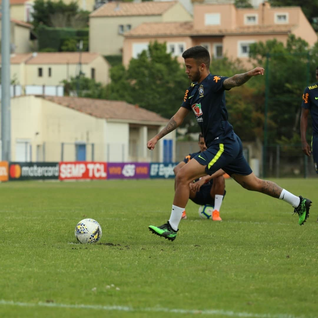 サッカー ブラジル代表チームさんのインスタグラム写真 - (サッカー ブラジル代表チームInstagram)「#SeleçãoOlímpica terminou ontem a preparação para a decisão e afiou a pontaria para o jogo de daqui a pouco! Vale o título do Torneio Maurice Revello, hein?? ⠀ 🇧🇷 x 🇯🇵 - 11h | #JogaBola #BRAxJAP ⠀ Foto: Fernando Torres / CBF」6月15日 21時50分 - cbf_futebol