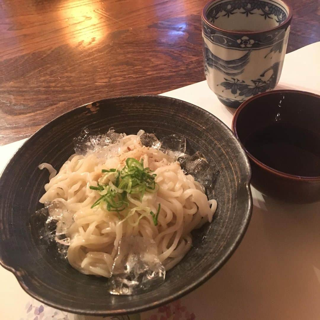 小川りかこさんのインスタグラム写真 - (小川りかこInstagram)「夕食は、ねねの道を歩いて東山高台寺 『花咲 萬次郎』へ✨ 京野菜や生麩など、京都の素材にこだわったお料理の数々、美味しかった♪ お麩と米粉の麺を初体験！ ミニ会席をお願いしましたが、充分楽しめて大満足😋 お座敷の方が舞妓さんを呼んでいて、舞妓さんにもお会い出来ました♡  #京都#kyoto#萬次郎#ねねの道#旅#旅行#travel#trip #母娘旅行#花咲萬次郎#京料理#和食#washoku #東山#高台寺#東山高台寺#京都夕食 #会席料理#ミニ会席」6月15日 21時51分 - rikakoogawa