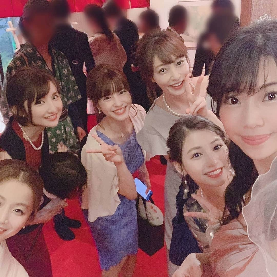 池田夏希さんのインスタグラム写真 - (池田夏希Instagram)「結婚パーティーで久しぶりにグラビア仲間のみんなに会えました🙌💕 . . #結婚式 #結婚パーティー #グラビアアイドル #集合 #仲間 #久しぶりの再会 #大田明奈 #柳いろは #尾崎菜々 #岸明日香 #佐山彩香 #鈴木ふみ奈 #葉加瀬マイ #脊山麻理子 #可愛いがいっぱい #可愛い子に囲まれて幸せ」6月15日 21時54分 - natsukiikeda624