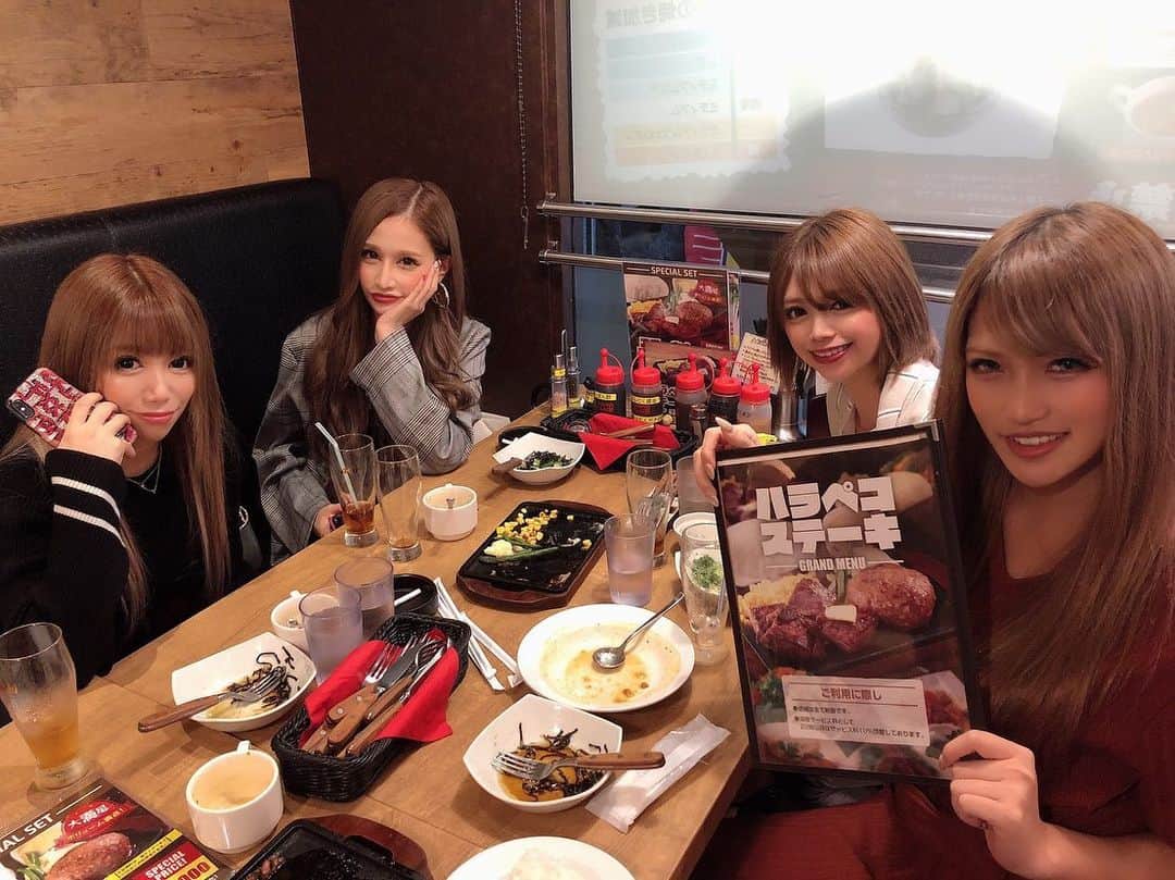 橘咲良さんのインスタグラム写真 - (橘咲良Instagram)「@harapeko.steak  ハラペコステーキの 店長さん(/ω＼) いつも有難うございます✨✨ #新宿 #ハラペコステーキ」6月15日 22時04分 - tachibanasakuradazo