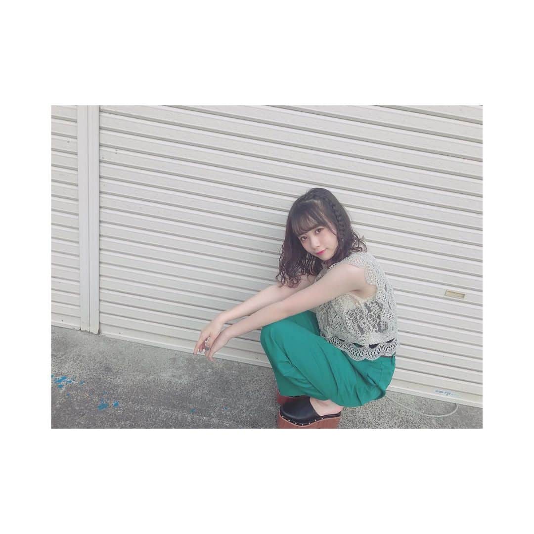 横山結衣さんのインスタグラム写真 - (横山結衣Instagram)「ノースリーブ！  緑のパンツも可愛いの〜☺️ いいかんじです〜♡ #今日の私服」6月15日 21時57分 - yoko_yui_team8