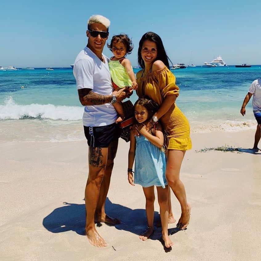 のインスタグラム：「Family day☀️💚 @lorenaloal」