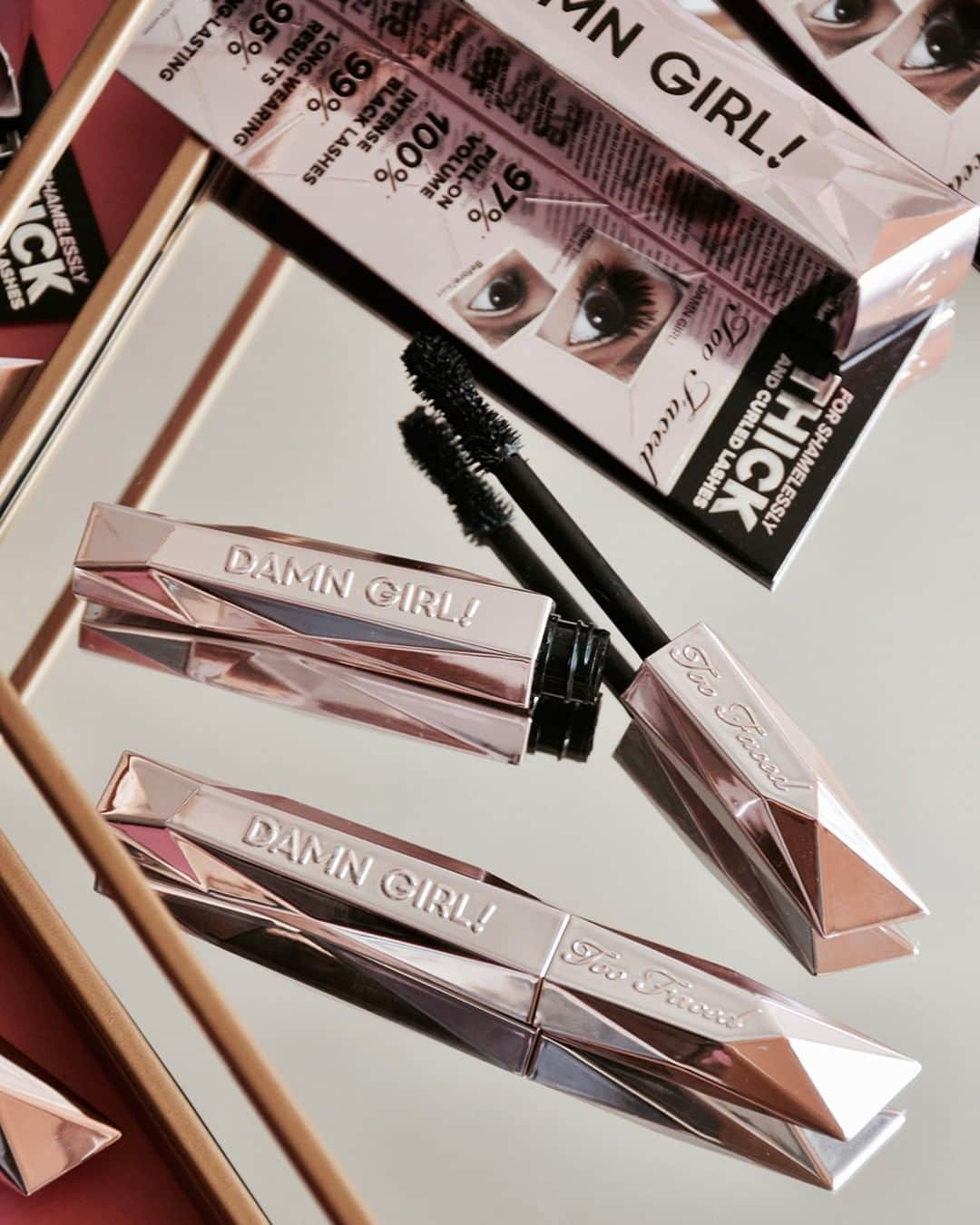 Too Facedさんのインスタグラム写真 - (Too FacedInstagram)「Damn Girl! isn't your ordinary mascara.. it's a 24-Hour Mascara for SHOCKING volume, OUTRAGEOUS curl, and SHAMELESSLY thick lashes! Can you handle it? 🖤 Tag your BFF who loves BIG lashes! Available @sephora and #sephorainjcp. #tfdamngirl #toofaced」6月16日 9時00分 - toofaced