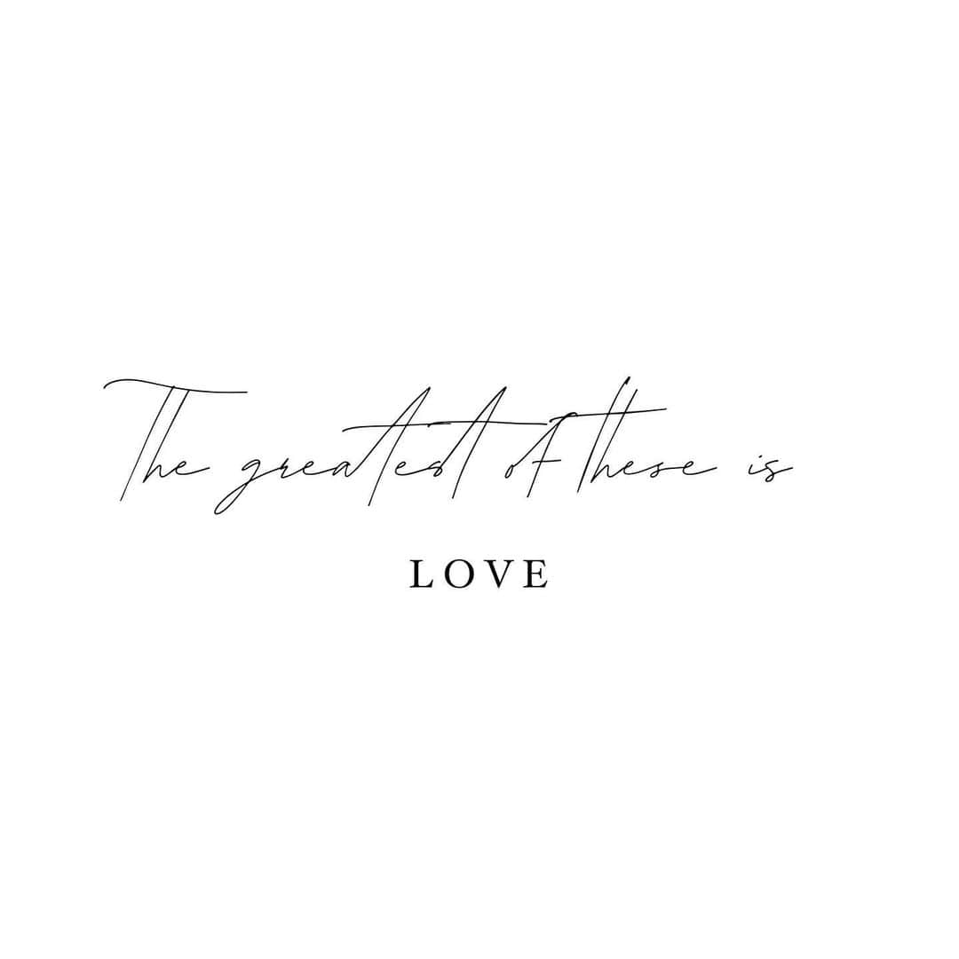 サマンサ・ドロークのインスタグラム：「Love is the attribute of God. 1 Corinthians 13:13 ❤️」