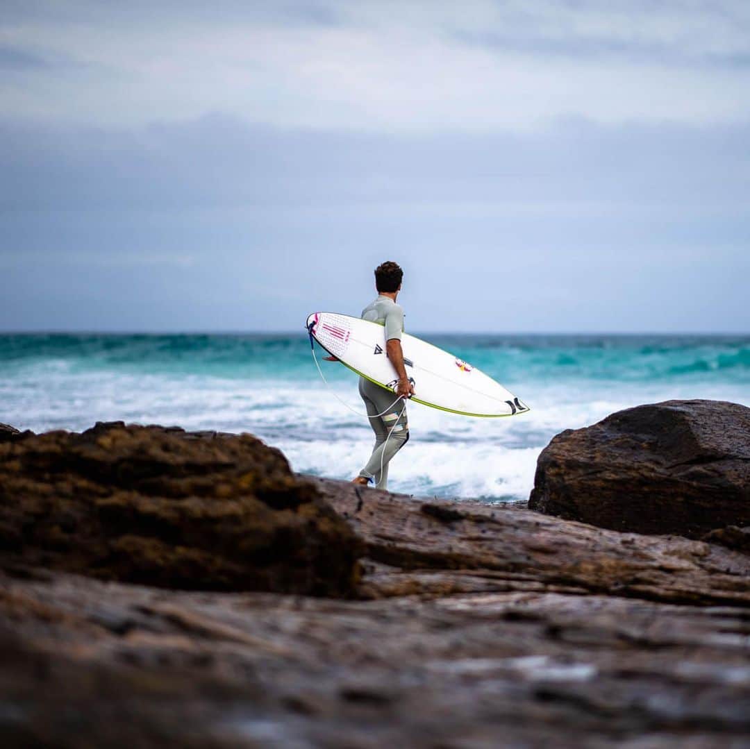 ジュリアン・ウィルソンさんのインスタグラム写真 - (ジュリアン・ウィルソンInstagram)「Happy International Surfing day. Be kind to the ocean, we only have one. 🙌🏼🌏#internationalsurfingday」6月16日 7時44分 - julian_wilson