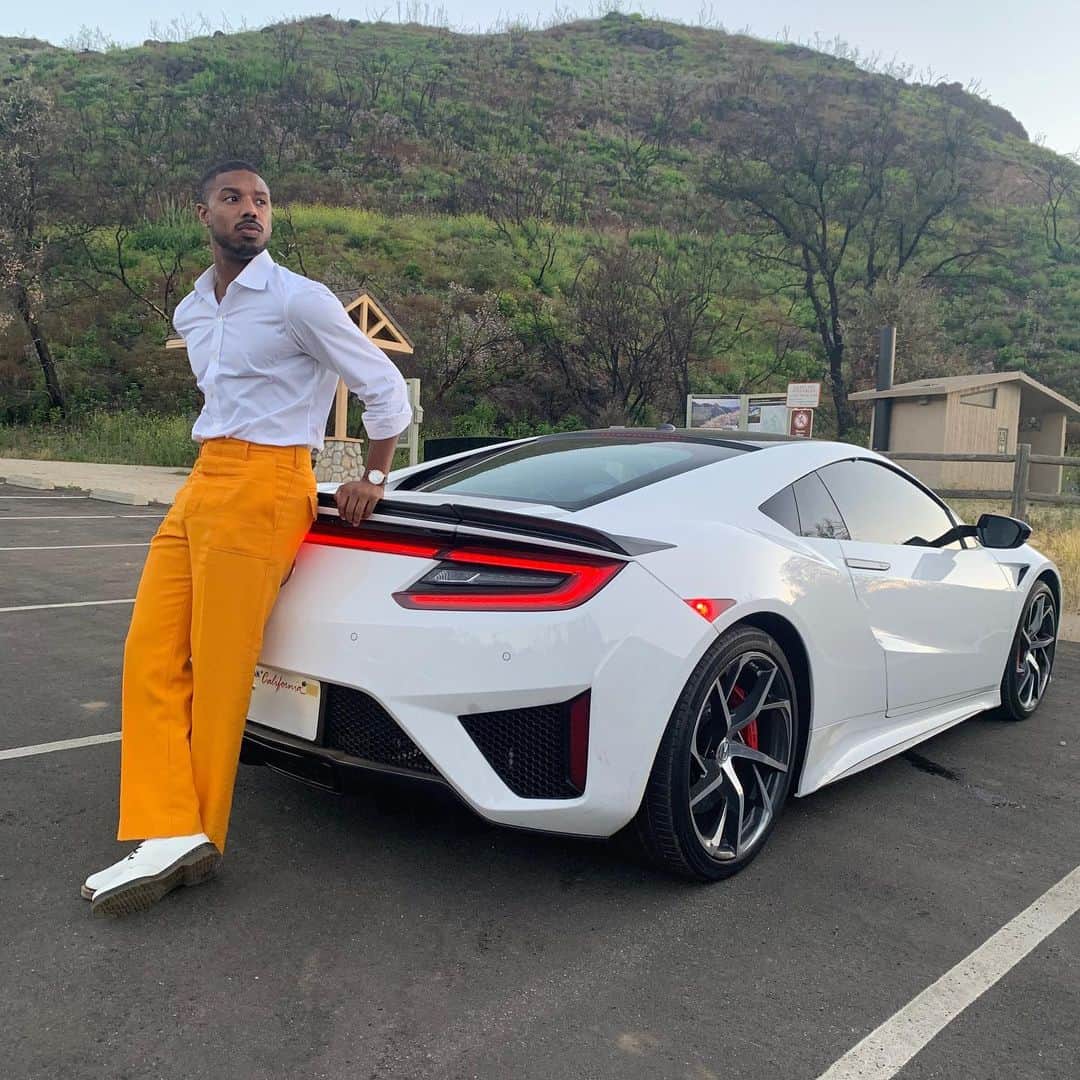 マイケル・B・ジョーダンのインスタグラム：「Malibu Weekends 😎」