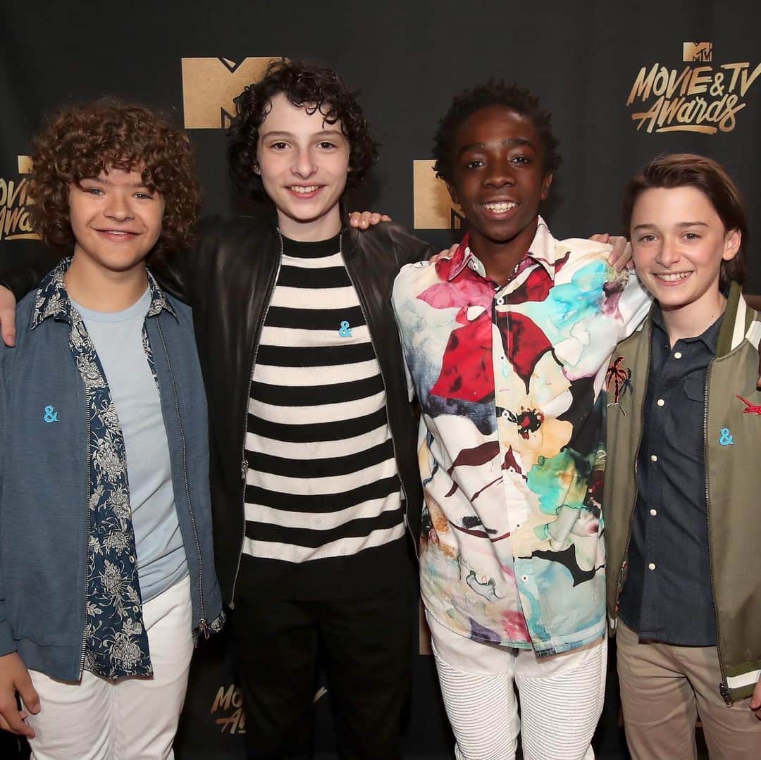 E! Onlineさんのインスタグラム写真 - (E! OnlineInstagram)「#StrangerThings have happened, but knowing the cast is growing up has to be Up(side Down) there. #MTVAwards (📷: Getty Images)」6月16日 8時43分 - enews