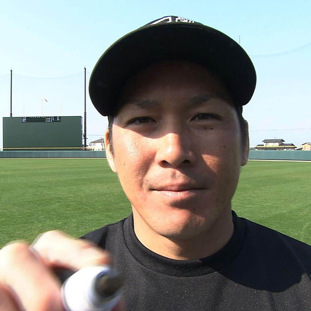 日本テレビ「POWERフレーズ」のインスタグラム：「今夜6:55～ ＃野球  #ソフトバンク #甲斐拓也 選手  2017年、初めて開幕一軍を勝ち取った甲斐選手。 順調にスタメン出場を果たしていきますが、交流戦終盤戦に工藤監督から直接言われた言葉がある。 それはキャッチャーとして大事な意味をもつPOWERフレーズ❗️ ナレーターは、＃岡崎朋美 さん」