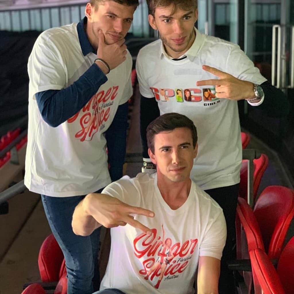F1さんのインスタグラム写真 - (F1Instagram)「Spice Girls’ biggest fans out in force at Wembley. But which Spice is which...? 🤔😂 . 📸 x @christianhornerofficial #Regram #Repost . #F1 #Formula1 #SpiceGirls #Verstappen #Gasly @redbullracing @maxverstappen1 @pierregasly @therealgerihalliwell @spicegirls」6月15日 23時58分 - f1