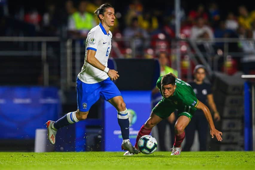 フィリペ・ルイスさんのインスタグラム写真 - (フィリペ・ルイスInstagram)「Brasil 3x0 Bolívia 🇧🇷💚💛 📸 @crisandujarphoto」6月15日 23時54分 - filipeluis