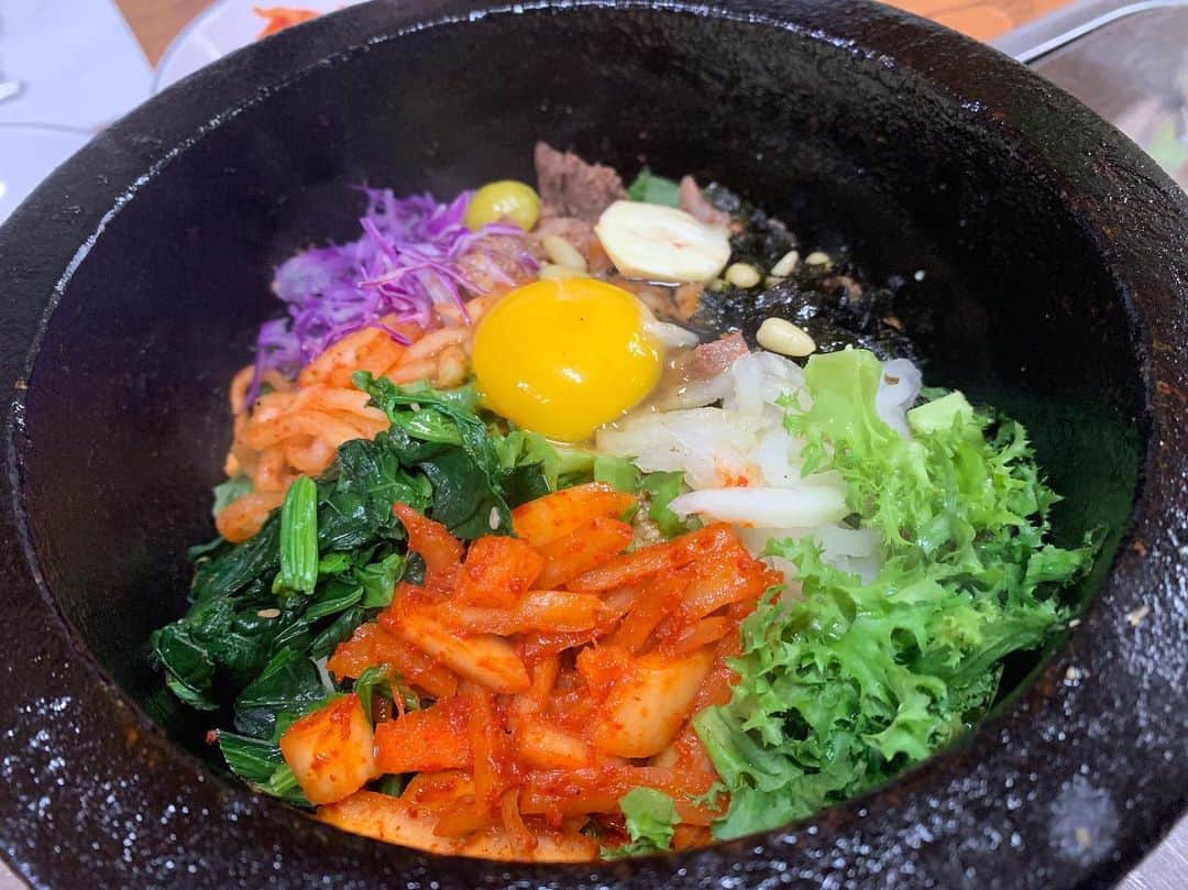 のインスタグラム：「. 少し前ですが… 1泊3日で韓国🇰🇷 LCC様々な弾丸旅行!! ★ #韓国 #Korea #koreatrip #ソウル #Seoul #seoultrip ★ #全州中央会館 #전주중앙회관명동본점 #石焼ビビンバ #発祥の店 #海鮮チヂミ #最高でした」