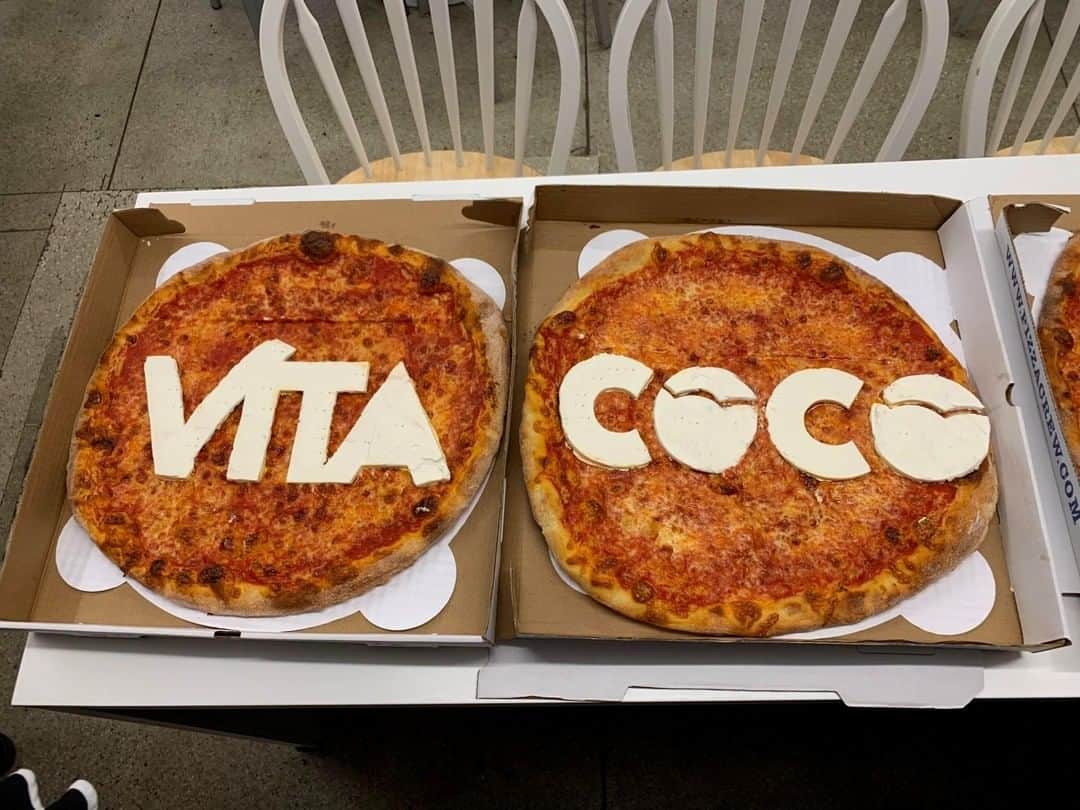 Vita Coco Coconut Waterのインスタグラム：「We here at Vita Coco believe that life's about balance, so when presented with the opportunity to eat pizza, you eat the pizza.」