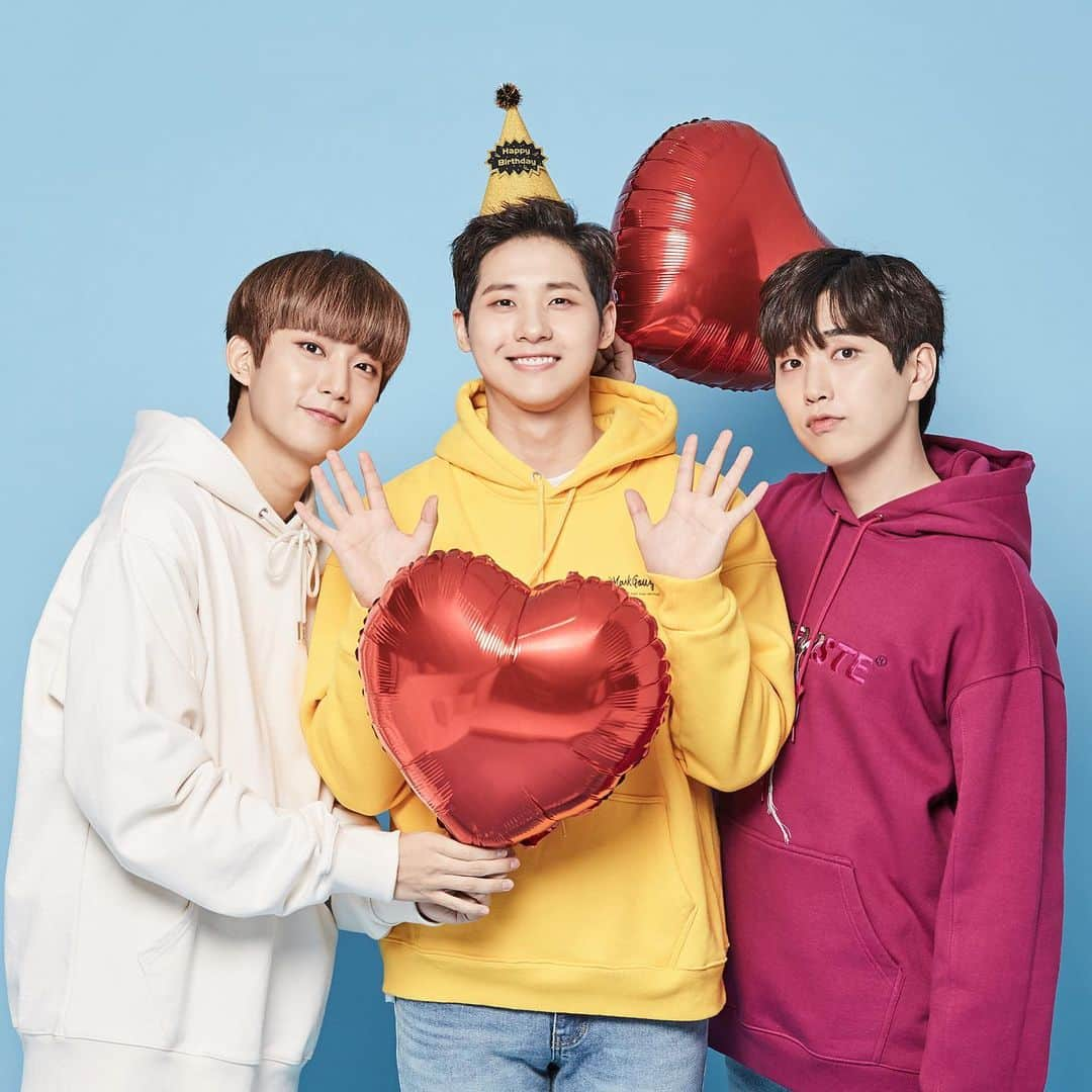 B1A4さんのインスタグラム写真 - (B1A4Instagram)「🎂HAPPY CNUDAY🎂  #B1A4 #신우 #CNU #해피신우데이 #HAPPYCNUDAY」6月16日 0時04分 - b1a4ganatanatda