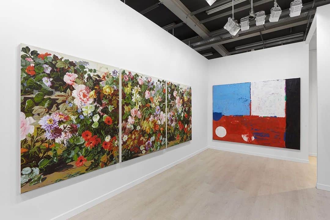 のインスタグラム：「#ArtBasel: Stop by our booth, C9, before the fair closes tomorrow, June 16! To receive detailed information on the works, please contact the gallery at inquire@gagosian.com or direct message us. ___________ #ArtBasel2019 #Gagosian @artbasel Installation views, Gagosian at Art Basel 2019, booth C9, Messe Basel, June 13–16, 2019. All artworks copyrighted. Photos: Sebastiano Pellion di Persano」