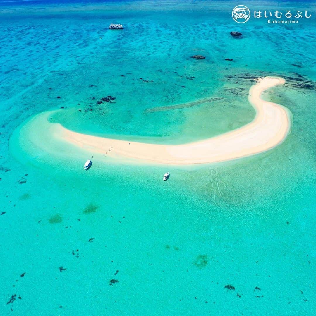 HAIMURUBUSHI はいむるぶしさんのインスタグラム写真 - (HAIMURUBUSHI はいむるぶしInstagram)「青と白の美しい世界が広がる八重山諸島の「浜島」。今年の夏に訪れたい絶景スポットです。#沖縄 #八重山諸島 #浜島 #幻の島 #ツアー #はいむるぶし #japan #okinawa #yaeyamaislands #hamajima #maboroshinoshima #beachresort #haimurubushi」6月16日 0時12分 - haimurubushi_resorts