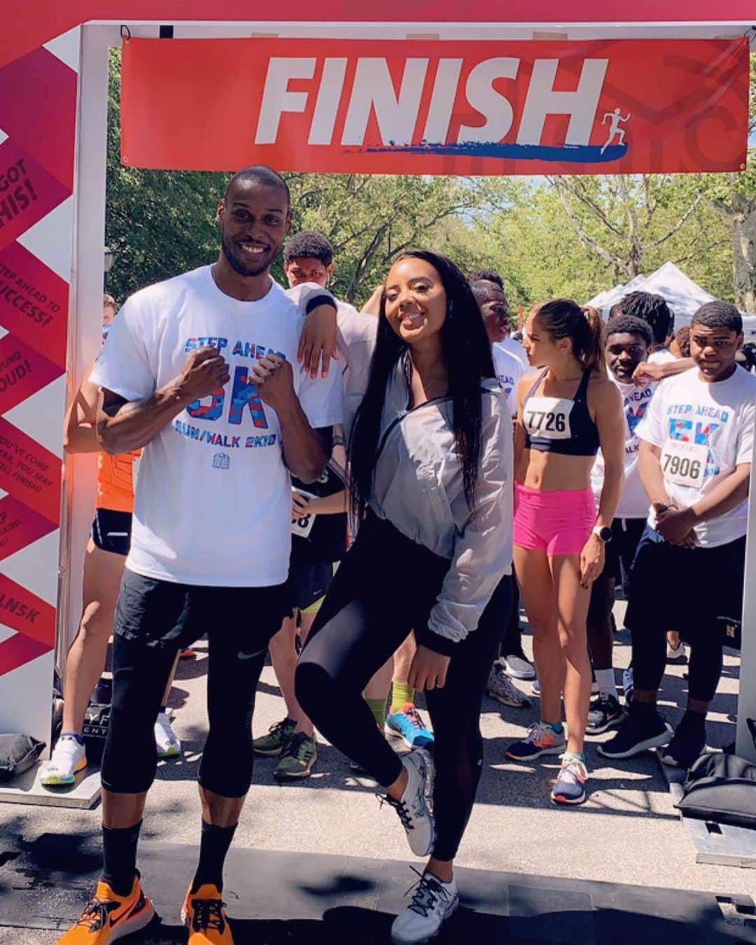 Angela Simmonsさんのインスタグラム写真 - (Angela SimmonsInstagram)「I'm so excited to be @studentleadnet's Step Ahead Ambassador, kicking off their Step Ahead 5K Run/Walk this morning with an energizing warm-up! Over 700 runners and walkers from across NYC join me today in celebrating the CollegeBound Initiative (CBI) and its work empowering young people to access high-quality educational opportunities. #SLN5K #StepAhead5K #CBI @euroshon」6月16日 0時24分 - angelasimmons