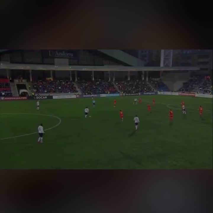フロリアン・トヴァンのインスタグラム：「Un rêve d’enfant 🇫🇷😍 @equipedefrance」