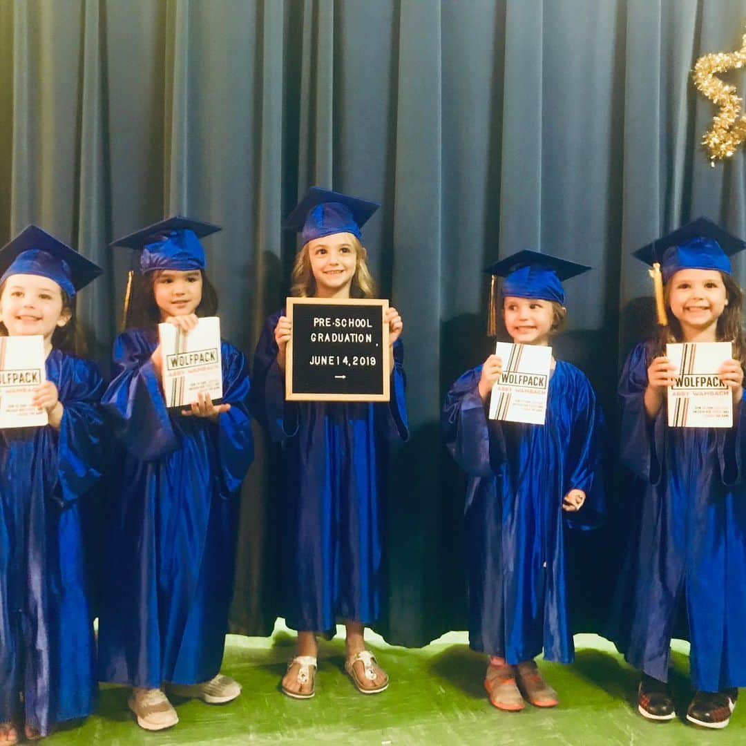 アビー・ワンバックさんのインスタグラム写真 - (アビー・ワンバックInstagram)「Swipe left to Check out these Wolf Pups at their pre-school graduation yesterday.  The future of the Pack is strong!  #Wolfpack」6月16日 0時19分 - abbywambach