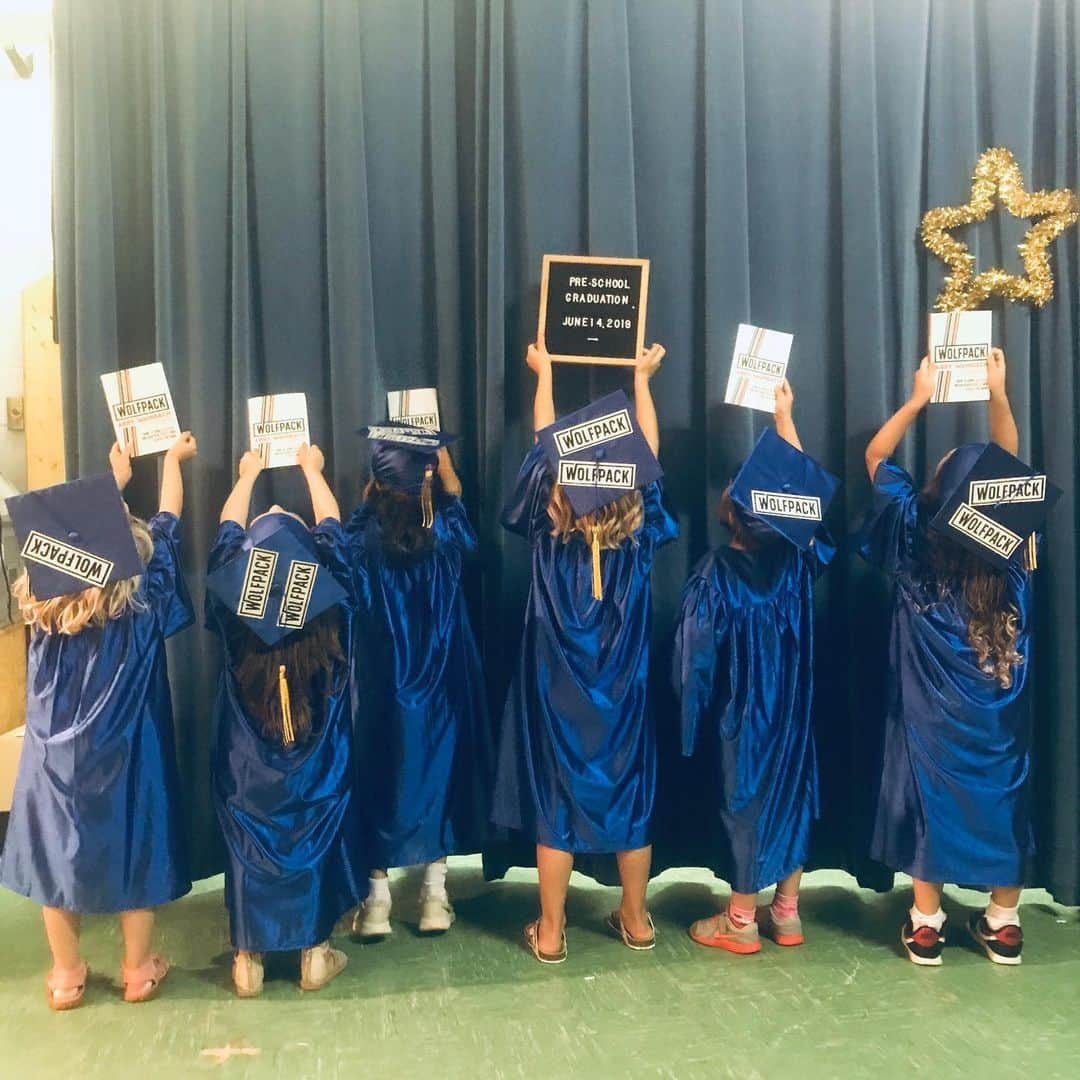 アビー・ワンバックさんのインスタグラム写真 - (アビー・ワンバックInstagram)「Swipe left to Check out these Wolf Pups at their pre-school graduation yesterday.  The future of the Pack is strong!  #Wolfpack」6月16日 0時19分 - abbywambach