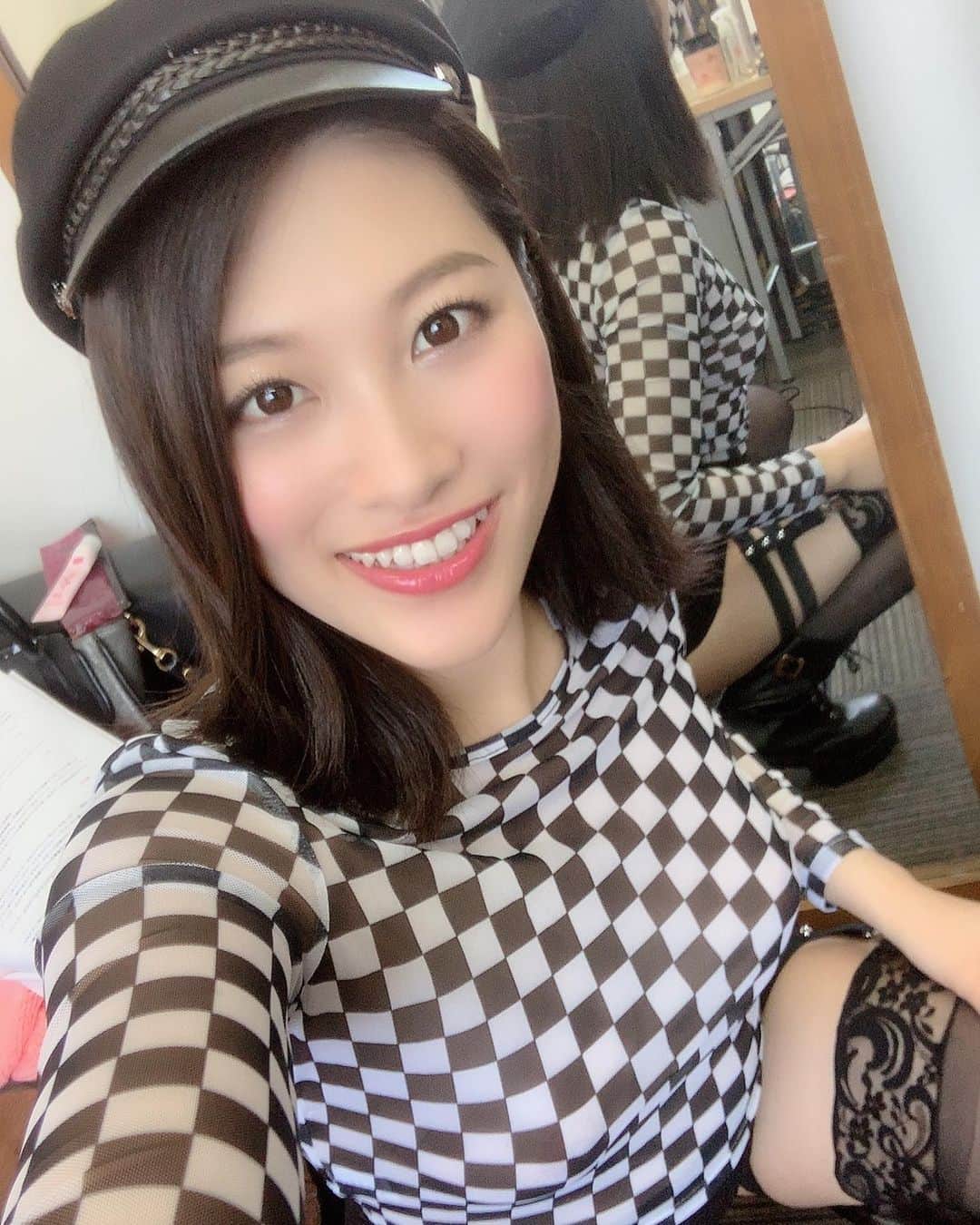 パンチラアロマ企画 春原未来さんのインスタグラム写真 - (春原未来Instagram)「#unusualfashion #めずらしいファッション #av撮影 #av女優  #春原未来 #パンチラ #帽子 #hat だけが #安室奈美恵 さんっぽい← . #アロマ企画 #ミニスカ #formula1 #パッケージ #画像  #パケ もこの #衣装 だから ...