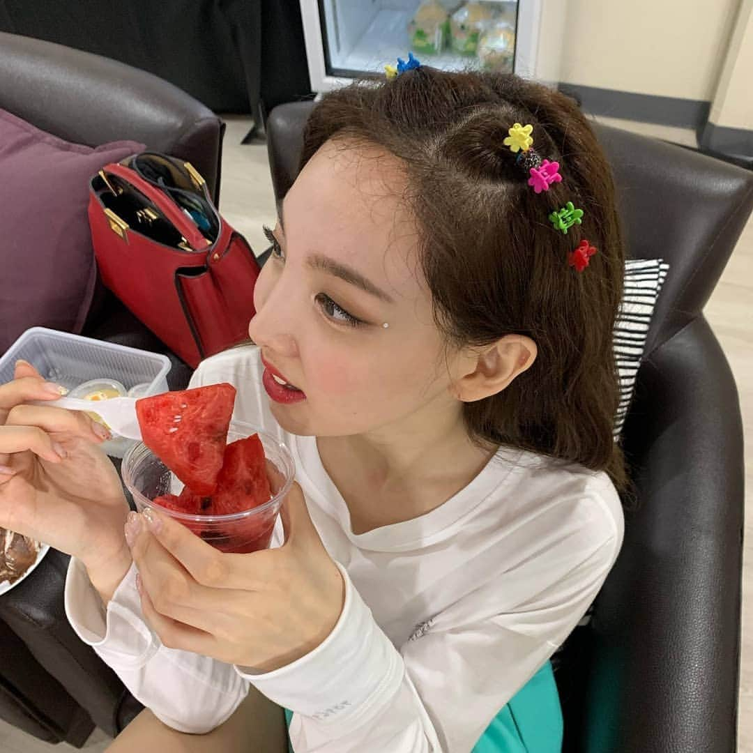 TWICEさんのインスタグラム写真 - (TWICEInstagram)「고마워요🦋🦋🦋」6月16日 0時35分 - twicetagram