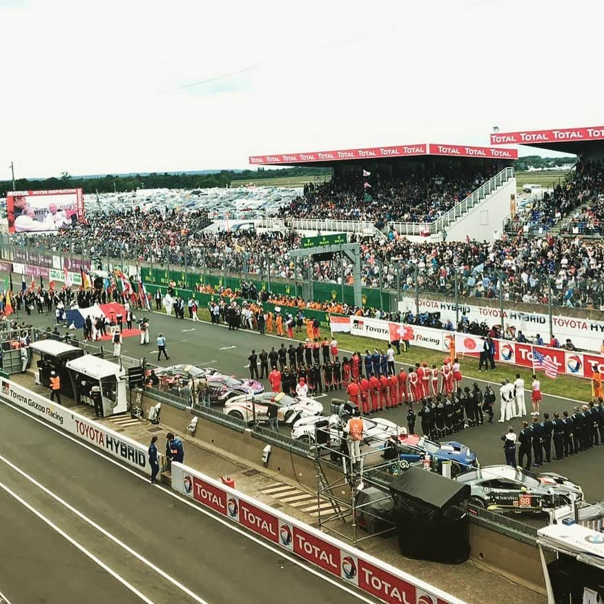 ナタリー・ペシャラさんのインスタグラム写真 - (ナタリー・ペシャラInstagram)「Départ des 24h du Mans 🏎❤️ #teamtoyotafrance  Merci @toyotafrance !! Allez Fernando Alonso, Sébastien Buemi et Kazuki Nakajima 🇪🇸🇨🇭🇯🇵」6月16日 0時50分 - nathaliepechalat