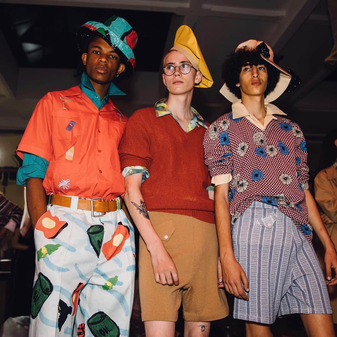 Vogue Runwayさんのインスタグラム写真 - (Vogue RunwayInstagram)「@marni's show made the case for ditching your all-black-everything wardrobe. Tap the link in bio to see the full Spring 2020 Men’s collection. Photographed by @styledumonde」6月16日 0時50分 - voguerunway