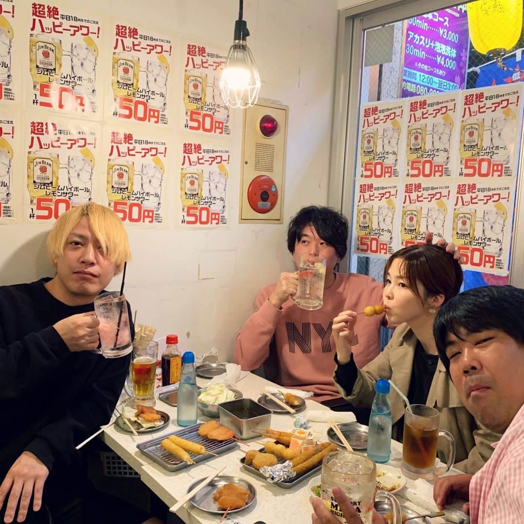 MEGのインスタグラム：「色んなお店を食べ歩きたい...と言うリクエストに、友達が付き合ってくれた😂 皆で東京下町四軒はしご。#串カツ田中 #東京」