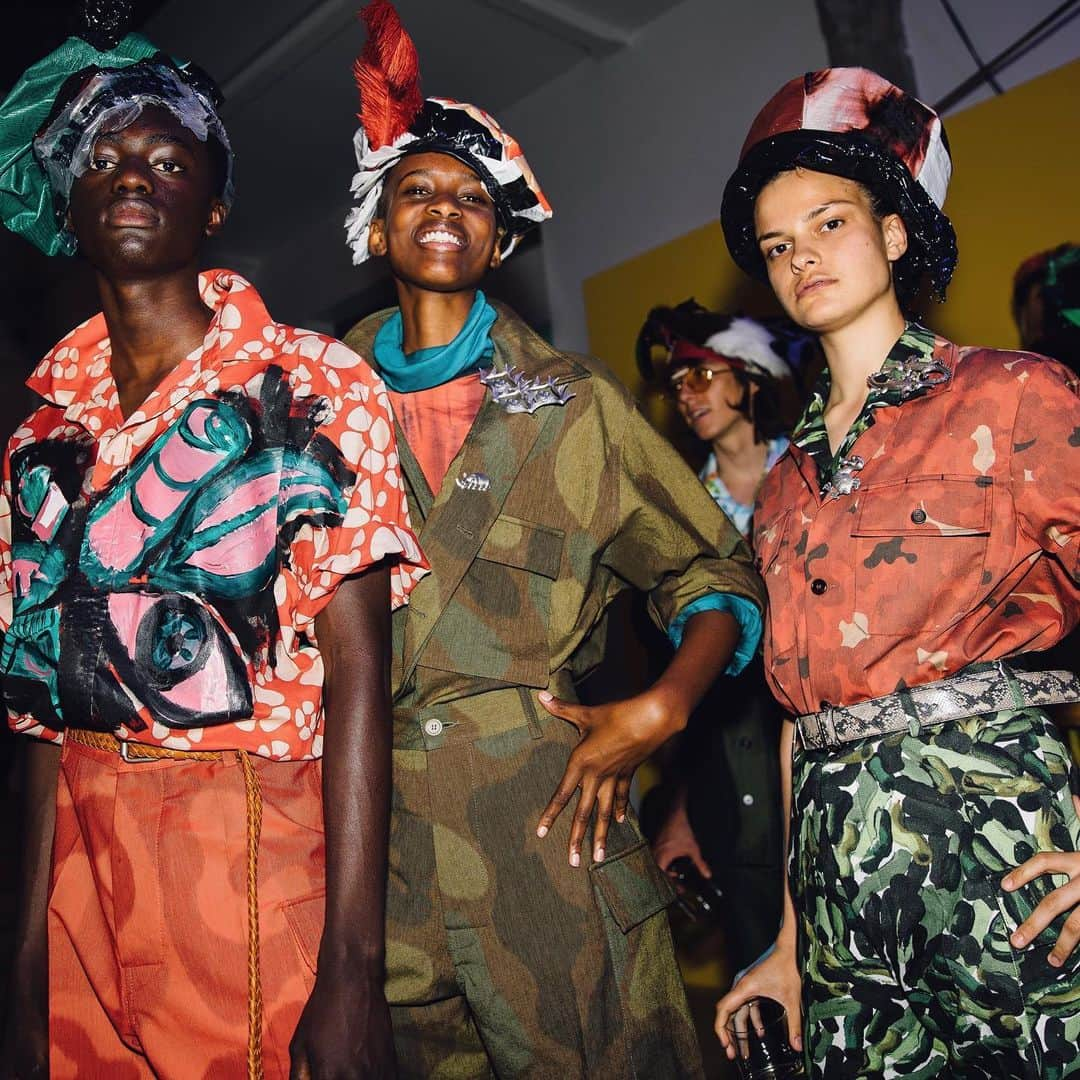 Vogue Runwayさんのインスタグラム写真 - (Vogue RunwayInstagram)「Backstage at @marni’s show, the message was clear: Be the change you want to see in the world. Tap the link in bio to see the full Spring 2020 Men’s collection. Photographed by @styledumonde」6月16日 0時48分 - voguerunway