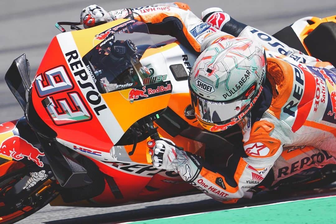 レプソル・ホンダのインスタグラム：「#MM93 🐜 🅿️2️⃣ ⠀⠀⠀⠀⠀⠀⠀⠀⠀ “If we think about the whole weekend, today I'm very happy. We achieved our target of being on the front row but really today we were ready to be on pole position but I made mistake at Turn 4 on the last lap. Quartararo did a great job today. Apart from that we are happy as we have the pace and the rhythm, especially in FP4 on used tyres I was very constant. Let’s try to understand where we can get an advantage, analyse everything and enjoy Sunday at the home GP!” ⠀⠀⠀⠀⠀⠀⠀⠀⠀ #CatalanGP #25RepsolHonda #Repsol #MotoGP #Honda #Racing #RepsolHonda #HRC #RC213V #MM93 #MarcMarquez #MM93🐜 #ThePowerOfDreams #Motorcycle #Spain #Barcelona #Catalunya #Qualifying」