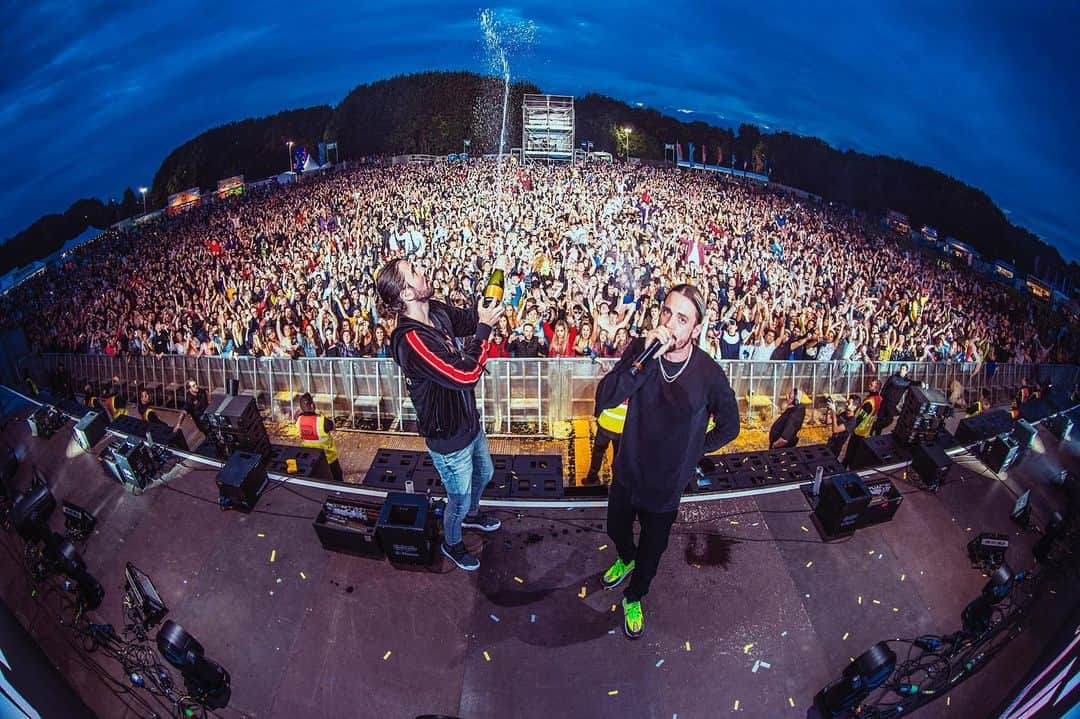 Dimitri Vegas & Like Mikeさんのインスタグラム写真 - (Dimitri Vegas & Like MikeInstagram)「Epic energy in Belfast last night」6月16日 0時56分 - dimitrivegasandlikemike