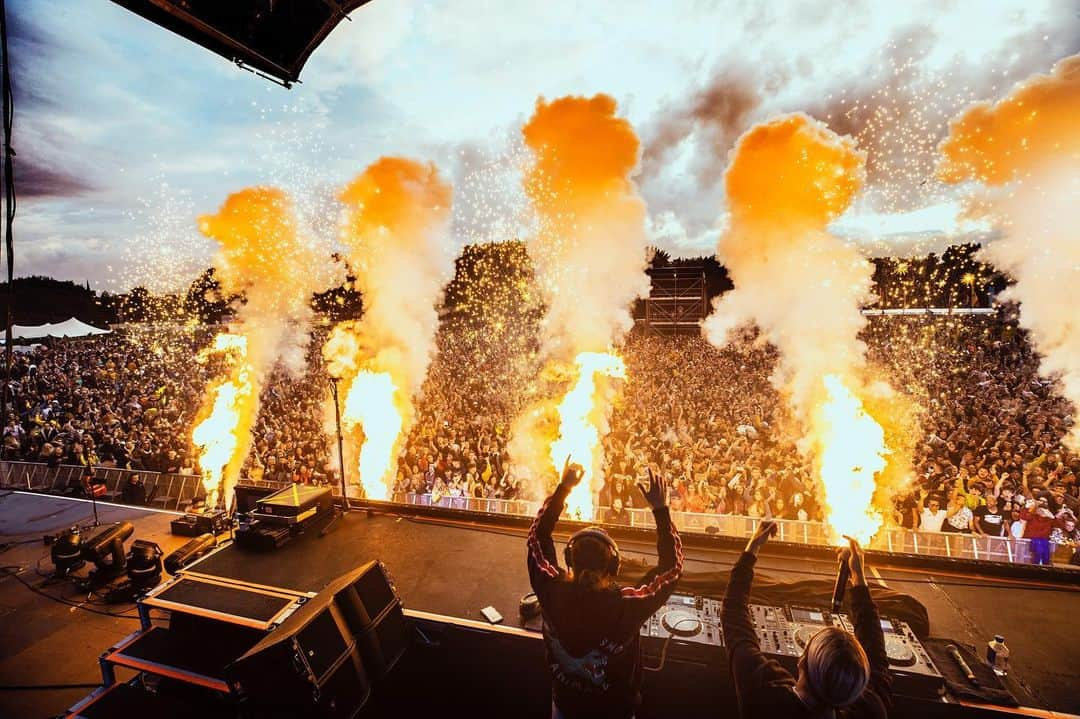 Dimitri Vegas & Like Mikeさんのインスタグラム写真 - (Dimitri Vegas & Like MikeInstagram)「Epic energy in Belfast last night」6月16日 0時56分 - dimitrivegasandlikemike