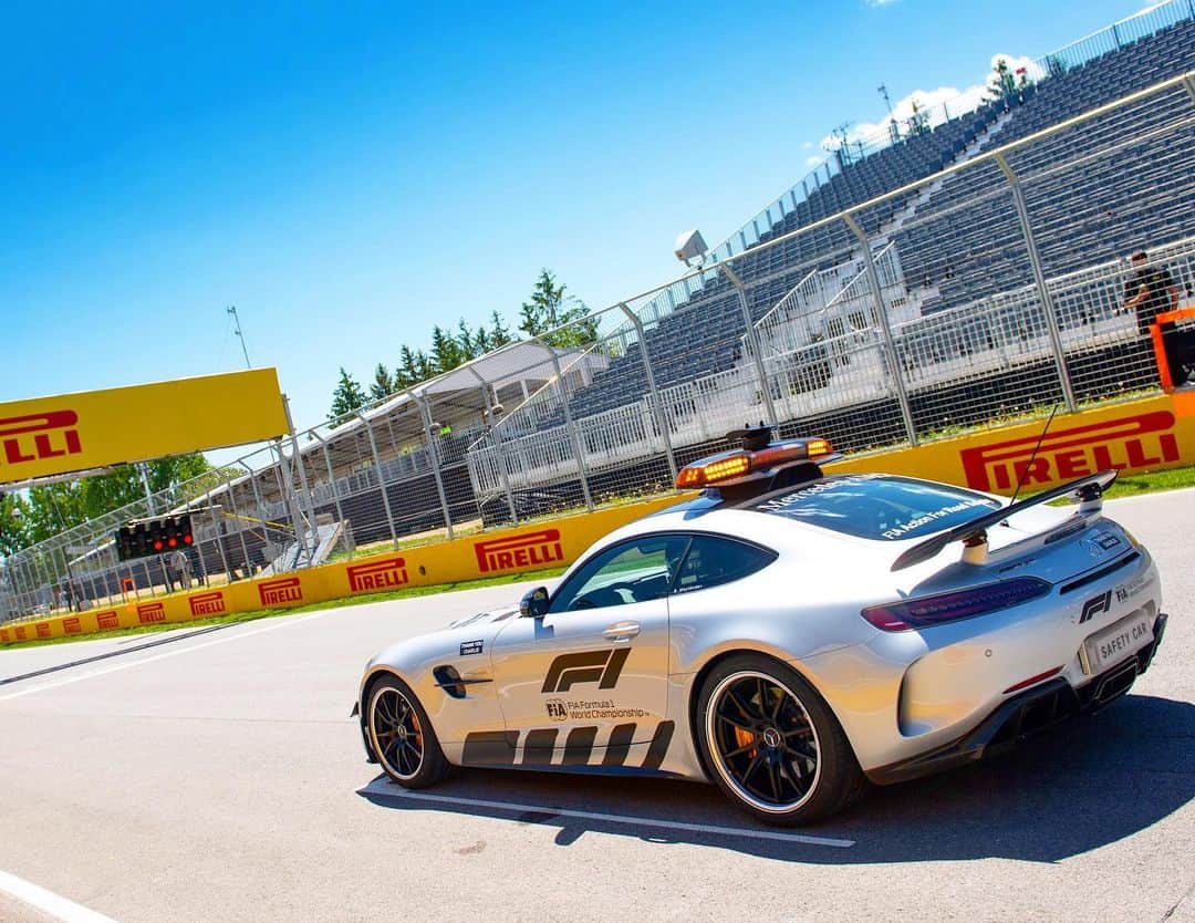 MERCEDES AMG PETRONASさんのインスタグラム写真 - (MERCEDES AMG PETRONASInstagram)「You get the chance to do one lap of any circuit in the @f1 Safety Car... Which track and why? 👇 • • #MercedesAMGF1 #Mercedes #F1 #MercedesAMG #SafetyCar #Track #PETRONASmotorsports」6月16日 0時57分 - mercedesamgf1