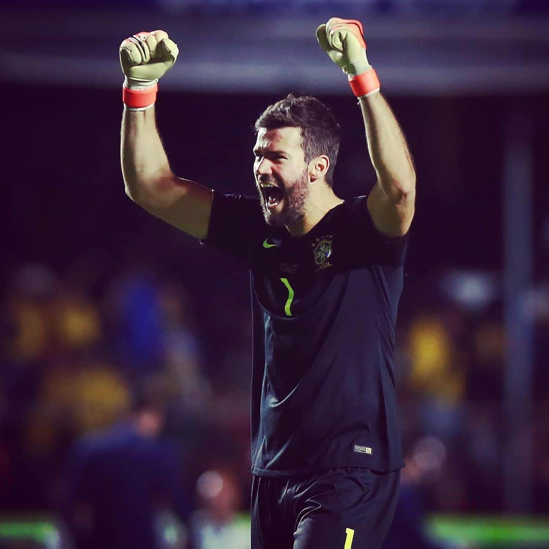 プレミアリーグさんのインスタグラム写真 - (プレミアリーグInstagram)「Another match, another clean sheet for this #PL star . @alissonbecker starts with a shutout in Brazil’s opening Copa America win #LFC」6月16日 1時02分 - premierleague