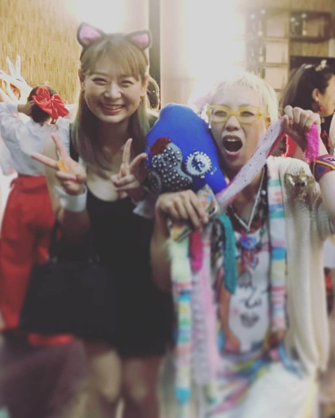 堀田ゆい夏さんのインスタグラム写真 - (堀田ゆい夏Instagram)「久々に露出度高めw 3枚目音大きいです🙇 . . 10代から60代まで 年齢も体型も性別も 何もかも全部違う そんな人たちが こわがりながらも勇気を持って 自分らしさ全開で遊ぶ夜🌙 . . 人のエネルギーってすごい！ みんなこれまで色んな事があっただろうな でも勇気を持って自分を生き始めた人たち。  楽しかった、 でも何より人の個性って 見た目も性格も違う事が こんなにも素敵だって思ったのは初めてかも✨  ありがとう🌸  #去年の夏に今こうしてるなんて本当に考えられなかった #泣きながらランウェイ歩く人見て感動しました #ちょっと勇気を出してみたらこんなに人はすごい #安心しておしりだせる場所笑笑 #MIBの宇宙人がいる空港みたいにみんなすごい個性w #そして超優しい #サタデーナイトビクトリア #ハッピーちゃんに感謝🥺」6月16日 1時07分 - yuika_a0902