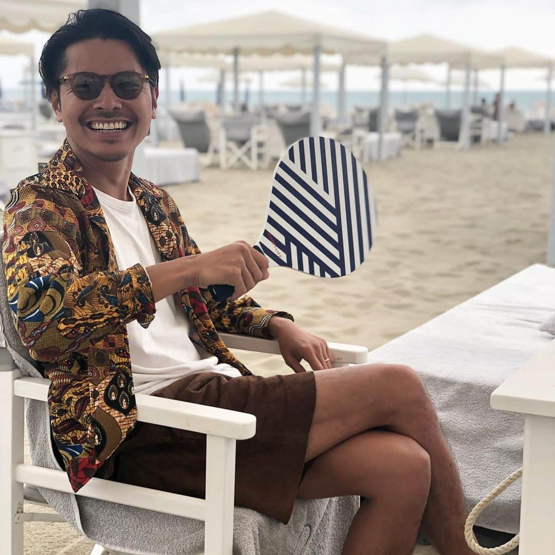 高田朋佳さんのインスタグラム写真 - (高田朋佳Instagram)「“Holiday in Italy at Forte dei Marmi...” ———————————————————————— #fashion #mensfashion #menswear #mnswr #mensstreetstyle #streetstyle #streetfashion #menwithstyle #menwithclass #menwithstreetstyle  #classicstyle #mensclothing #vintage #vintagefashion #vintagestyle #newclassic  #modernclassic」6月16日 1時17分 - tomoyoshi_takada