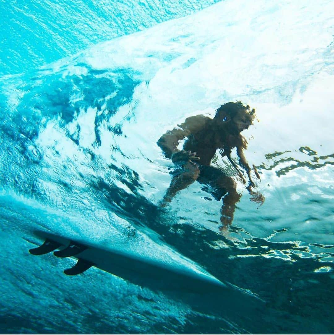 ジャック・ジョンソンさんのインスタグラム写真 - (ジャック・ジョンソンInstagram)「Happy #InternationalSurfingDay! If you live near the ocean, a river or even one of the great lakes, get out there if you can and enjoy the day surfing. Jack would like to thank @surfrider chapters and volunteers around the world for working for clean & healthy oceans! Get involved at Surfrider.org 📸 @toddglaser」6月16日 1時27分 - jackjohnson